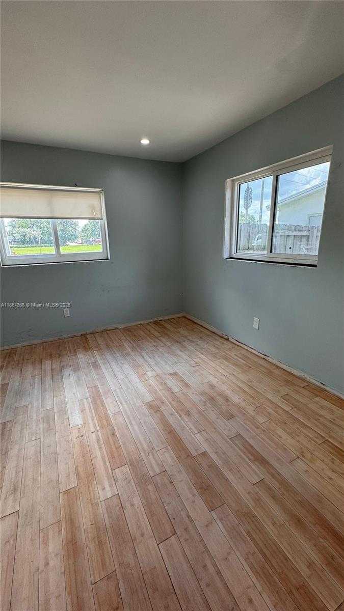 Small Image of 6727 SHERIDAN ST, Hollywood Number 26