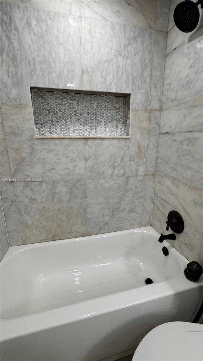 Small Image of 6727 SHERIDAN ST, Hollywood Number 32