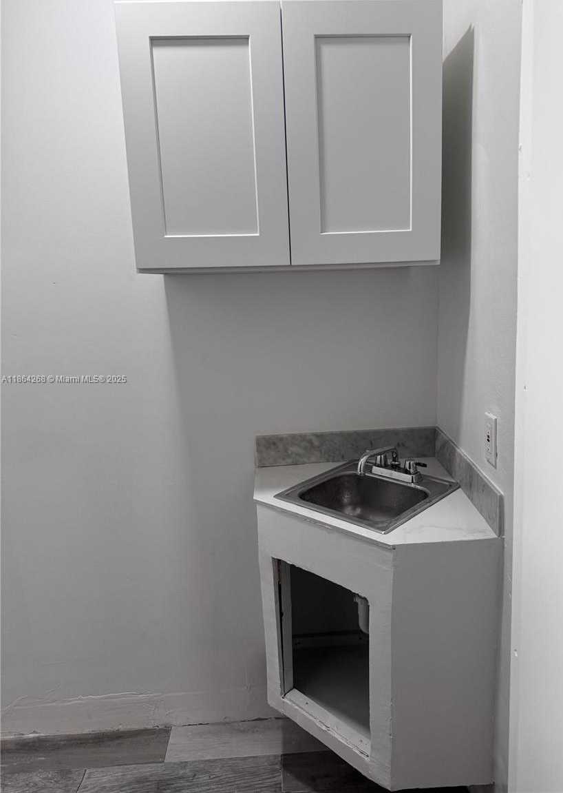 Small Image of 6727 SHERIDAN ST, Hollywood Number 37