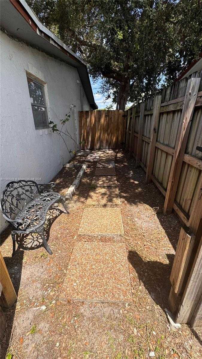 Small Image of 6727 SHERIDAN ST, Hollywood Number 46