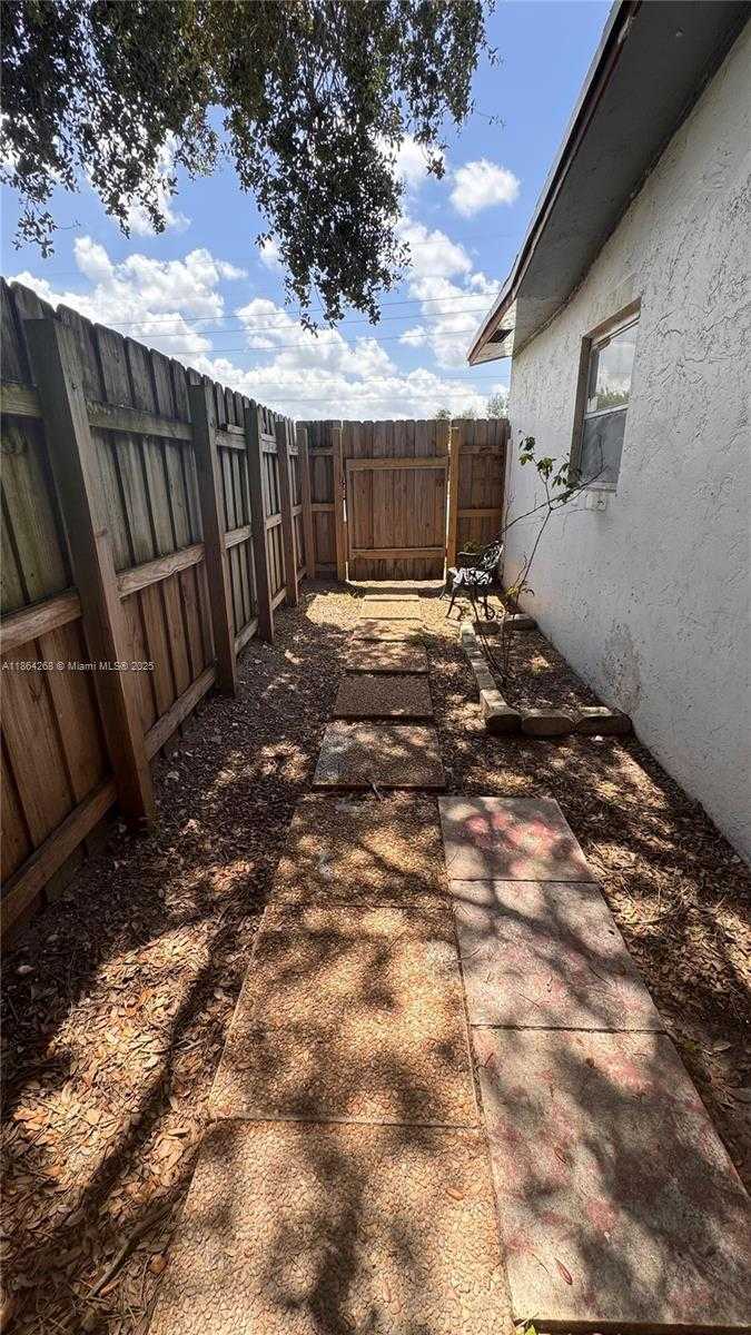 Small Image of 6727 SHERIDAN ST, Hollywood Number 47