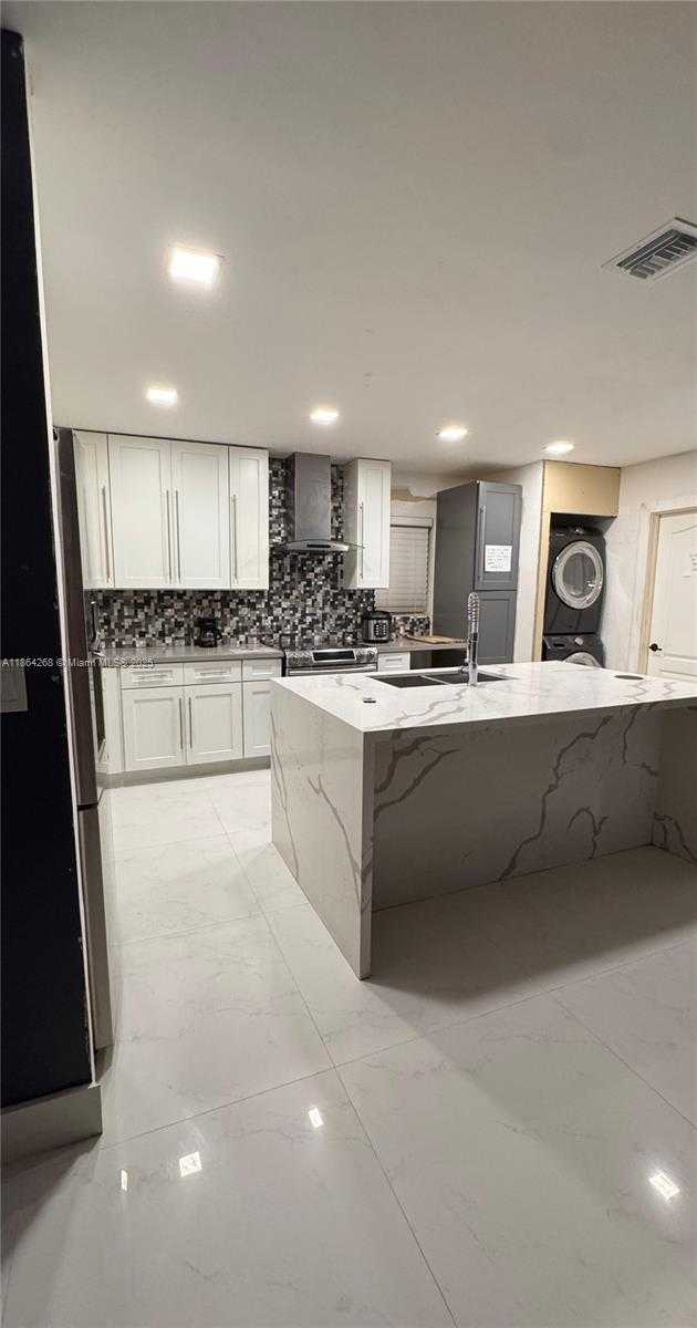Small Image of 6727 SHERIDAN ST, Hollywood Number 5