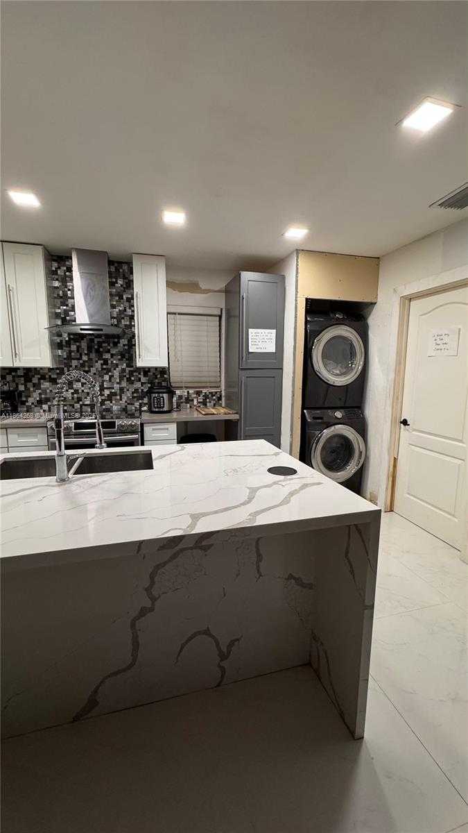 Small Image of 6727 SHERIDAN ST, Hollywood Number 6