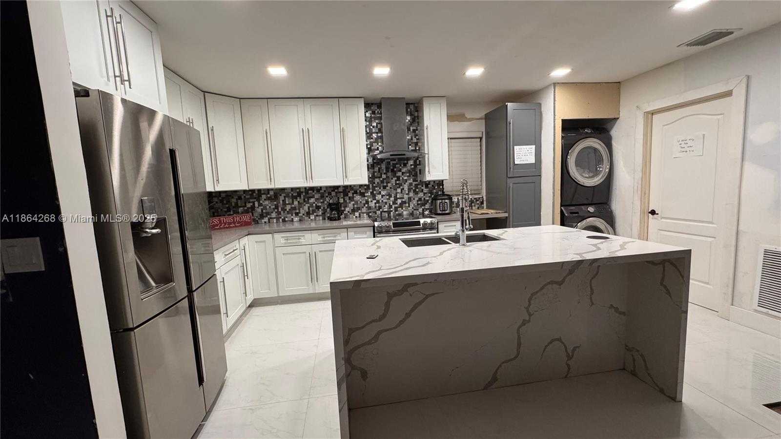 Small Image of 6727 SHERIDAN ST, Hollywood Number 8