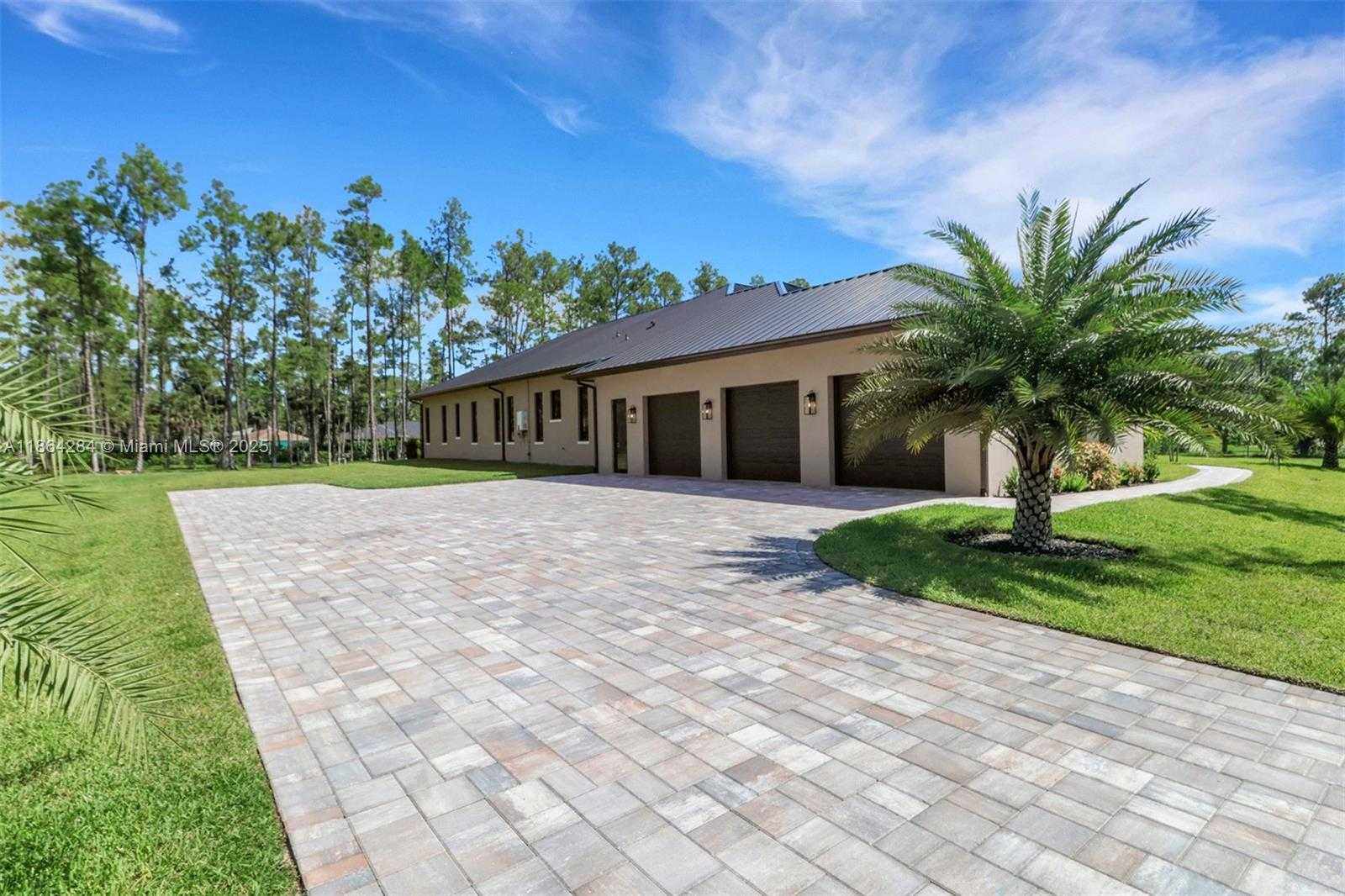 Small Image of 4987 MAHOGANY RIDGE DR, Naples Number 3