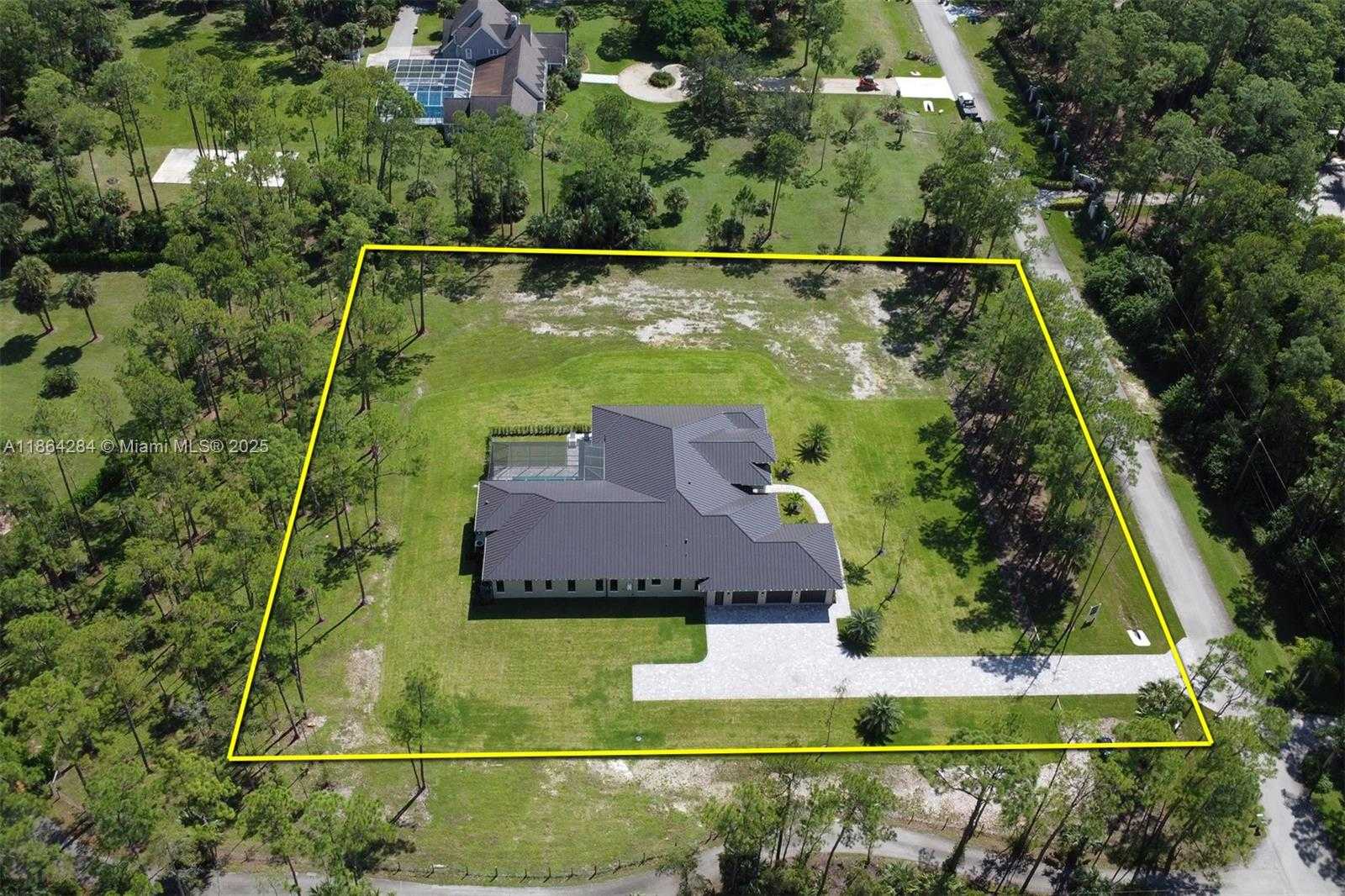 Small Image of 4987 MAHOGANY RIDGE DR, Naples Number 45