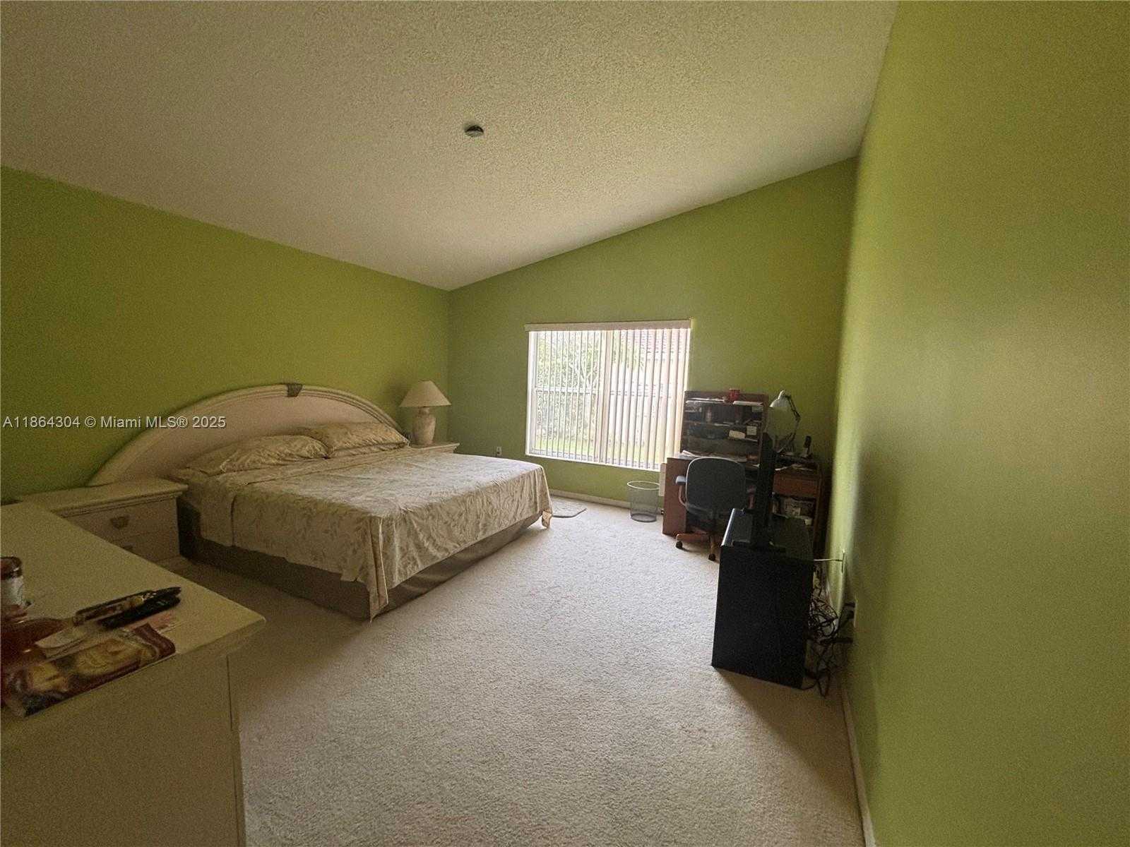 Small Image of 18581 NORTH WEST 23RD ST, Pembroke Pines Number 16