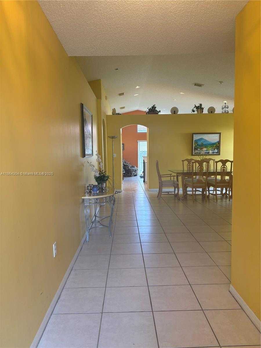 Small Image of 18581 NORTH WEST 23RD ST, Pembroke Pines Number 2