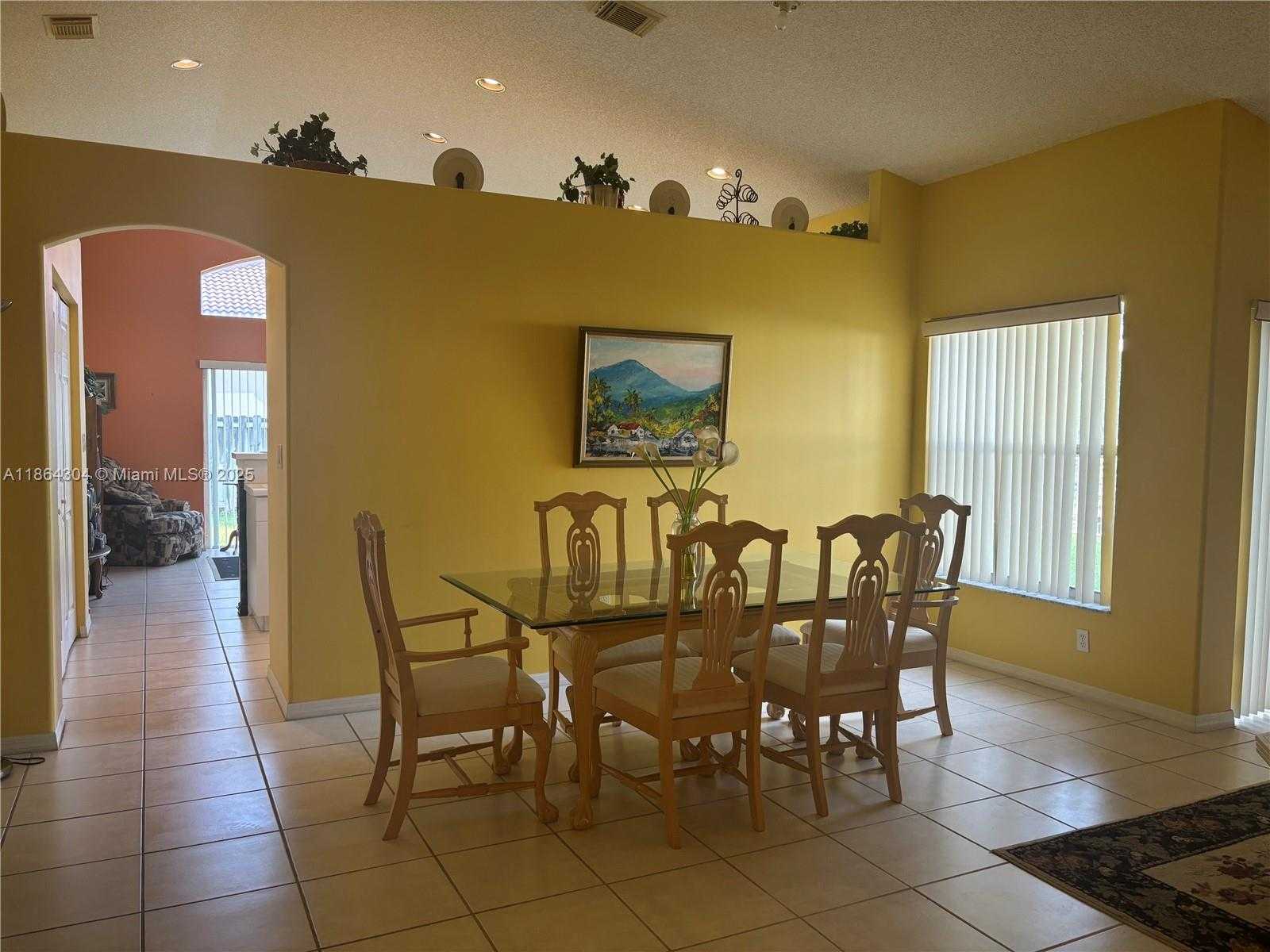 Small Image of 18581 NORTH WEST 23RD ST, Pembroke Pines Number 3