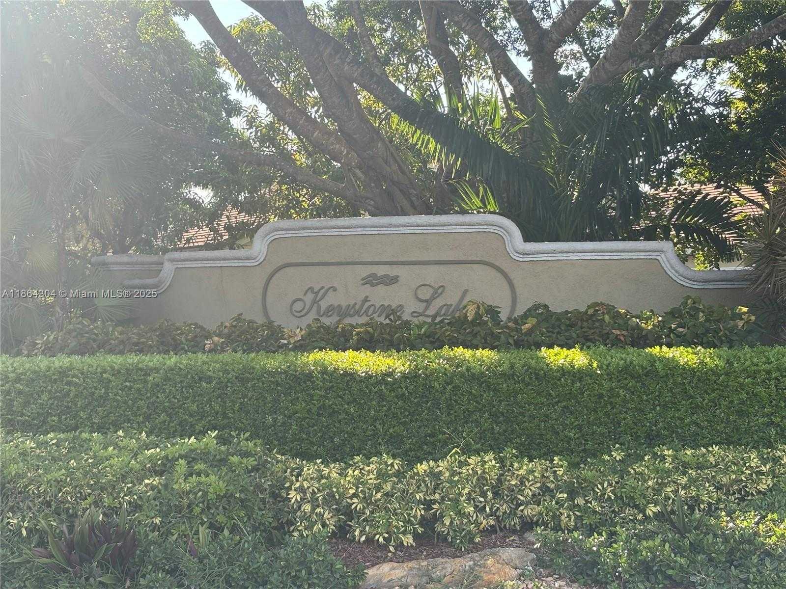 Small Image of 18581 NORTH WEST 23RD ST, Pembroke Pines Number 35