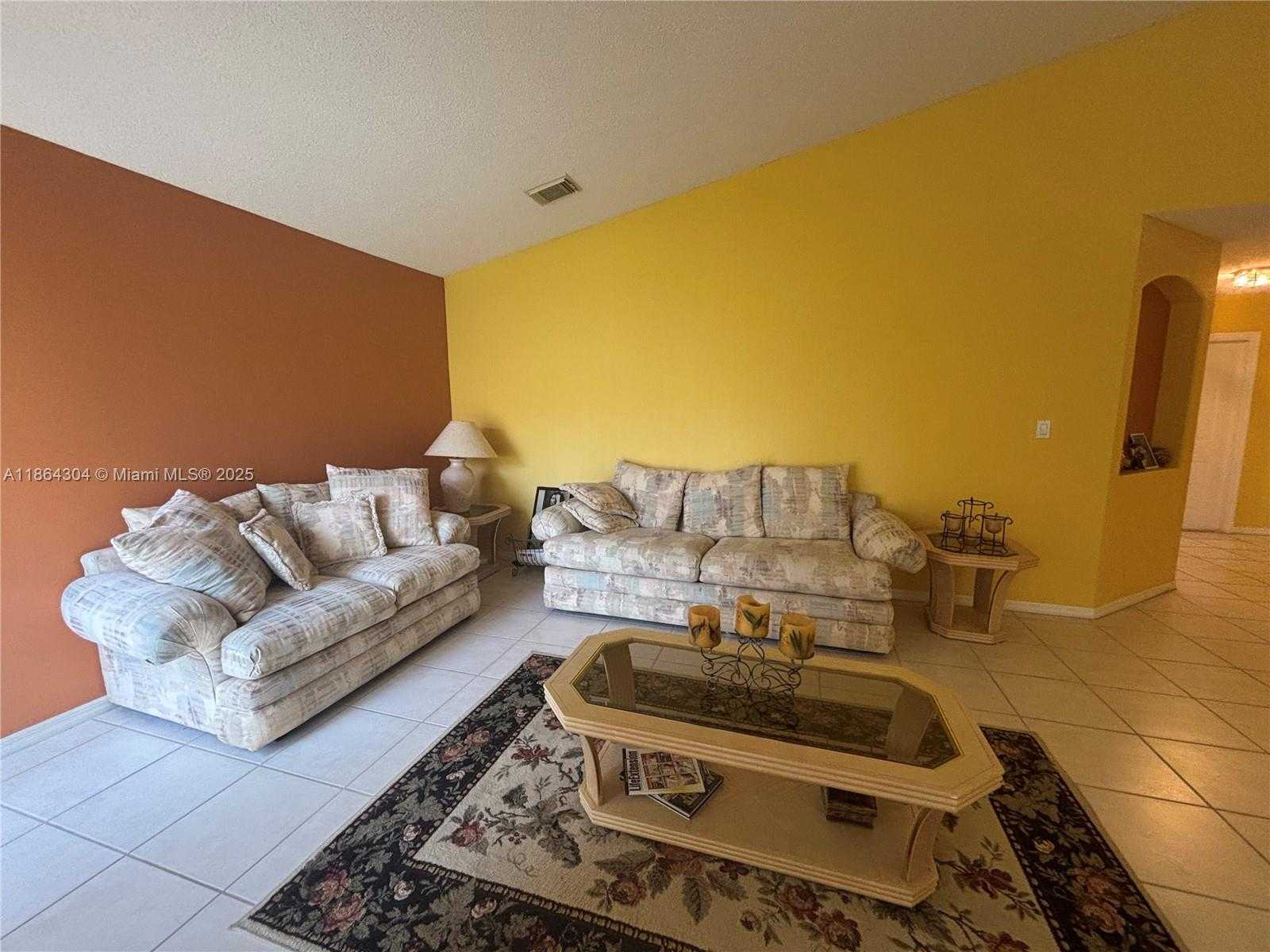 Small Image of 18581 NORTH WEST 23RD ST, Pembroke Pines Number 6