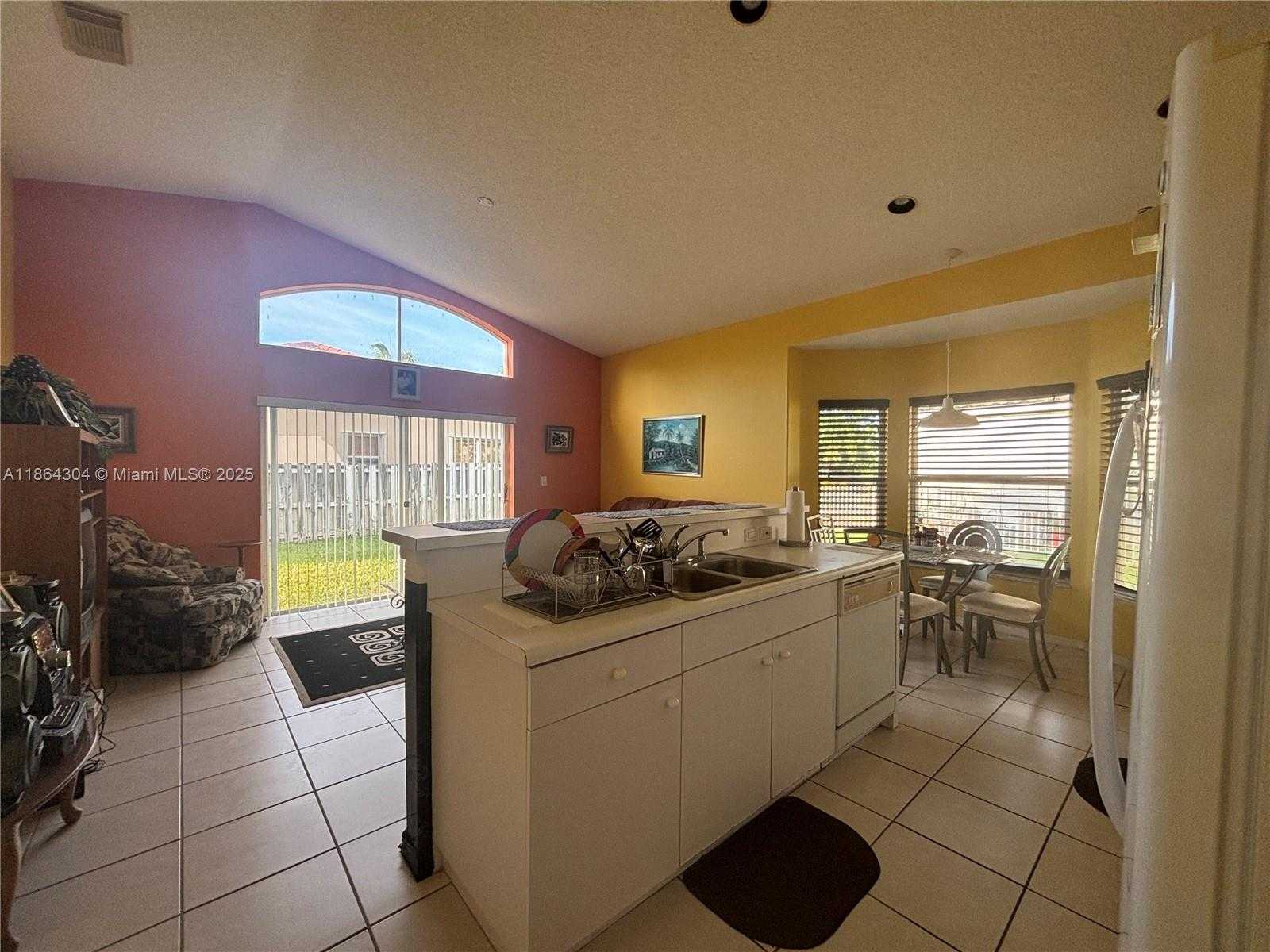 Small Image of 18581 NORTH WEST 23RD ST, Pembroke Pines Number 9