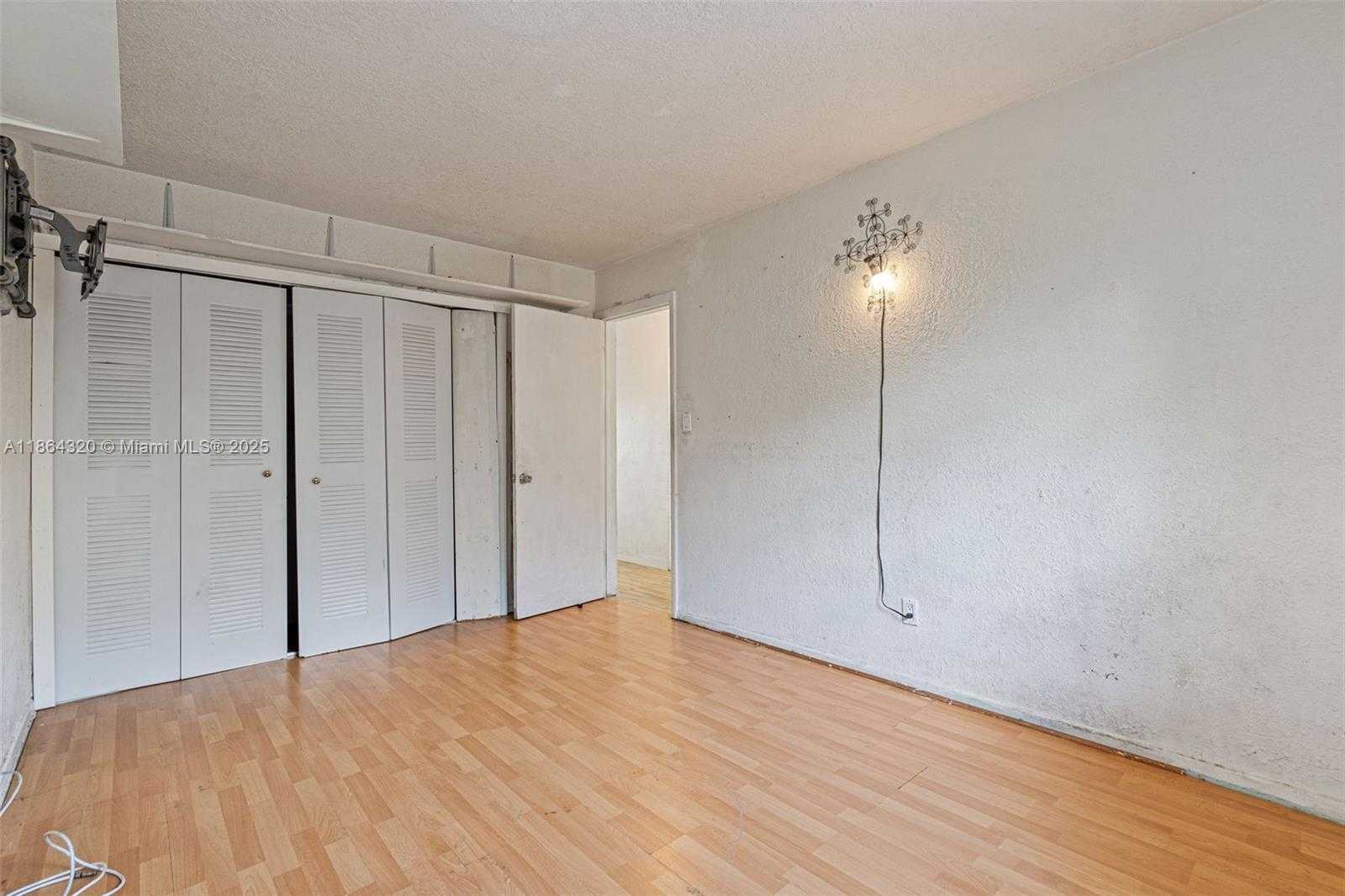 Small Image of 2433 NORTH WEST 20TH ST, Fort Lauderdale Number 13