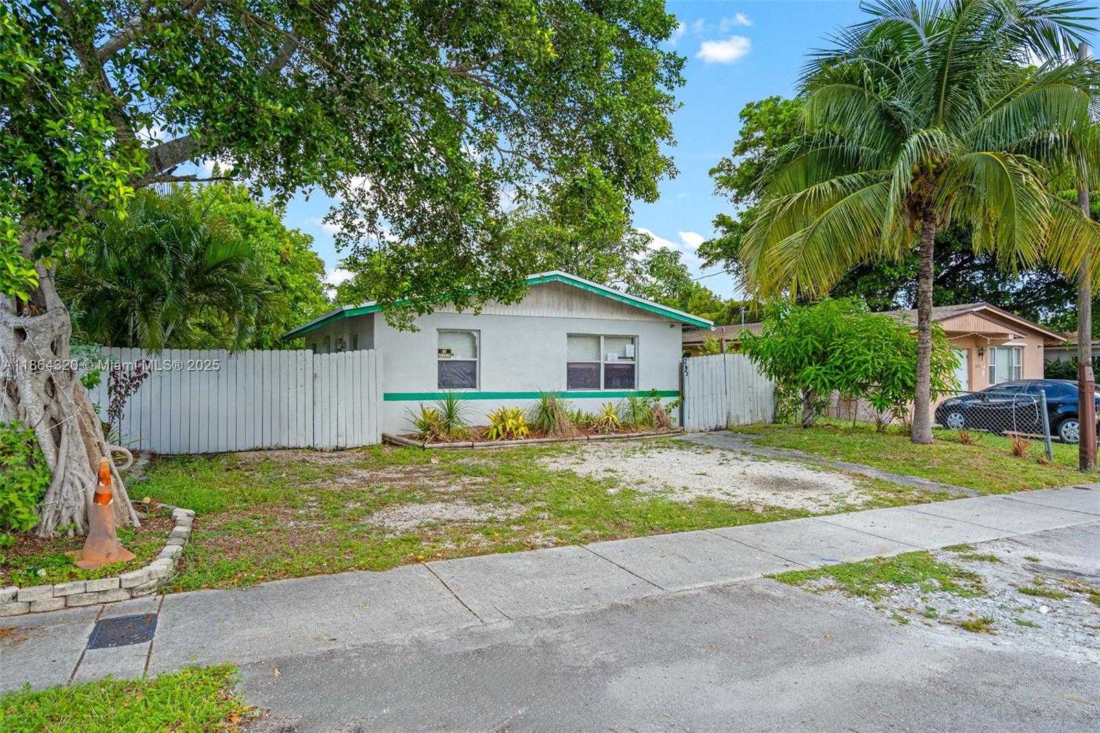 Small Image of 2433 NORTH WEST 20TH ST, Fort Lauderdale Number 2
