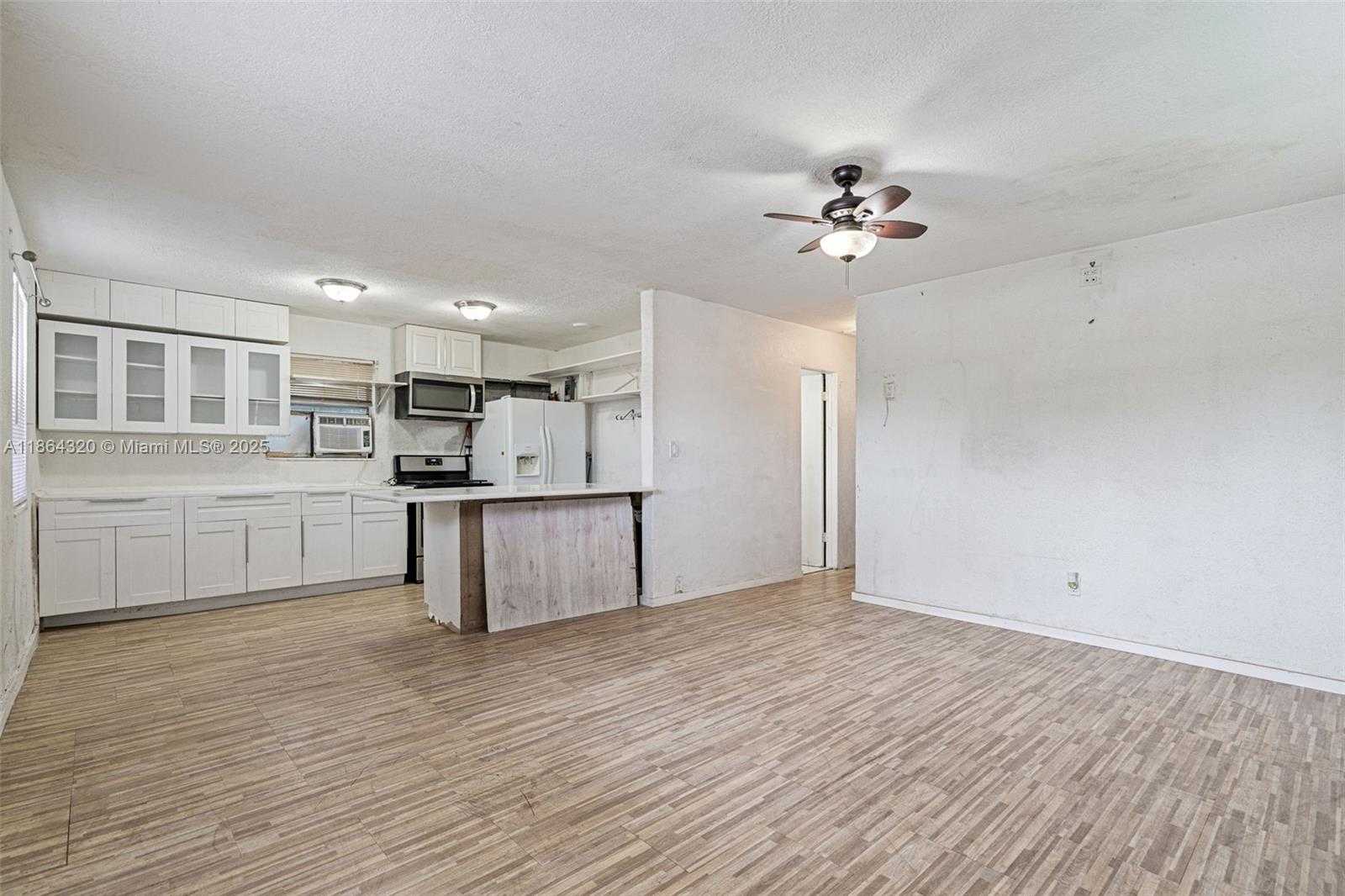 Small Image of 2433 NORTH WEST 20TH ST, Fort Lauderdale Number 4