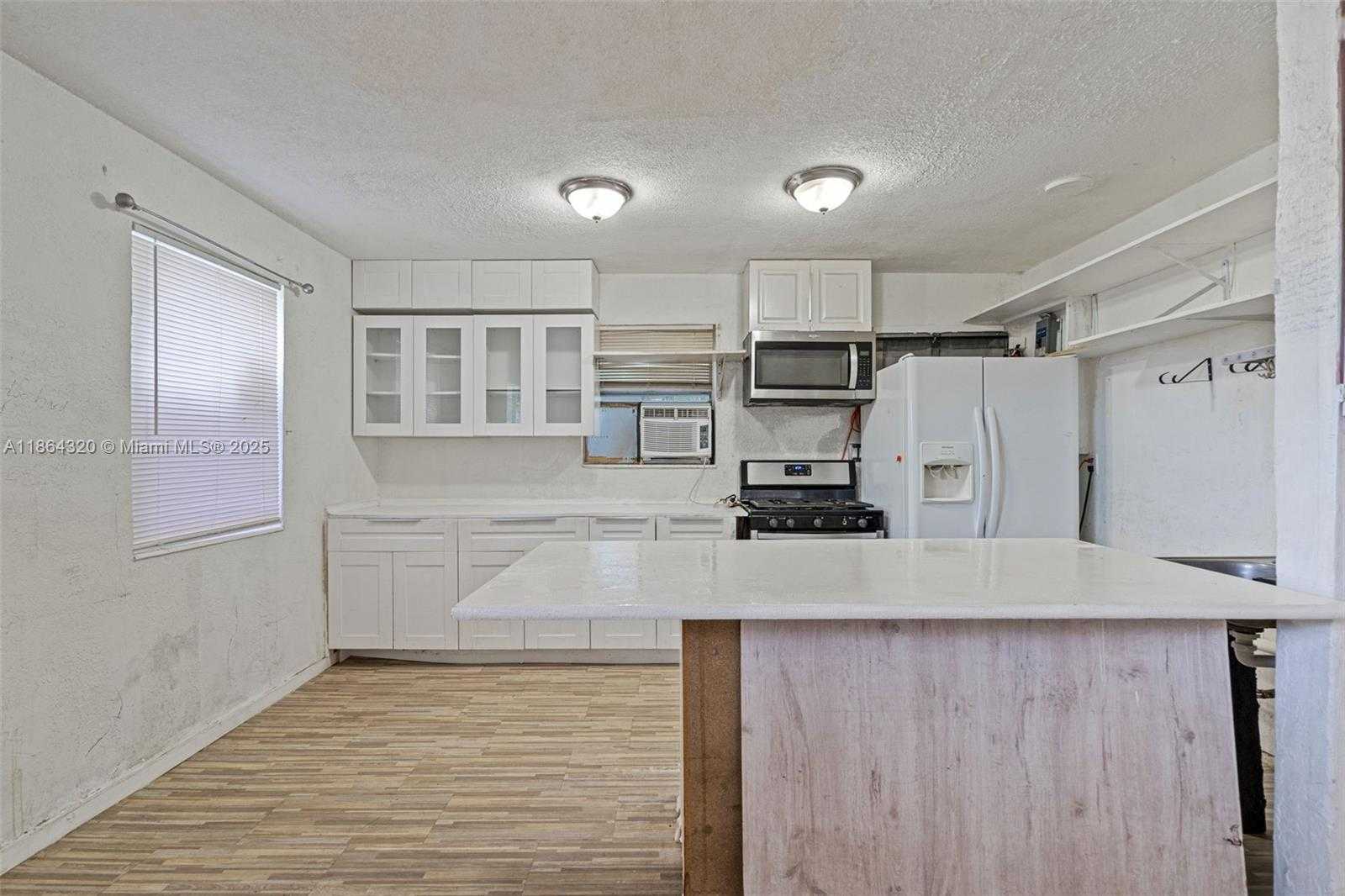 Small Image of 2433 NORTH WEST 20TH ST, Fort Lauderdale Number 7