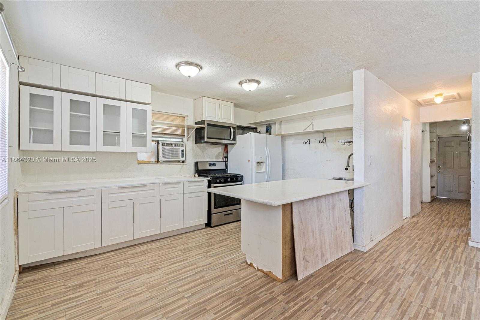 Small Image of 2433 NORTH WEST 20TH ST, Fort Lauderdale Number 8