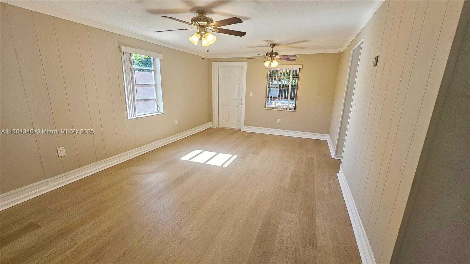 Small Image of 453 EAST 61ST ST, Hialeah Number 11