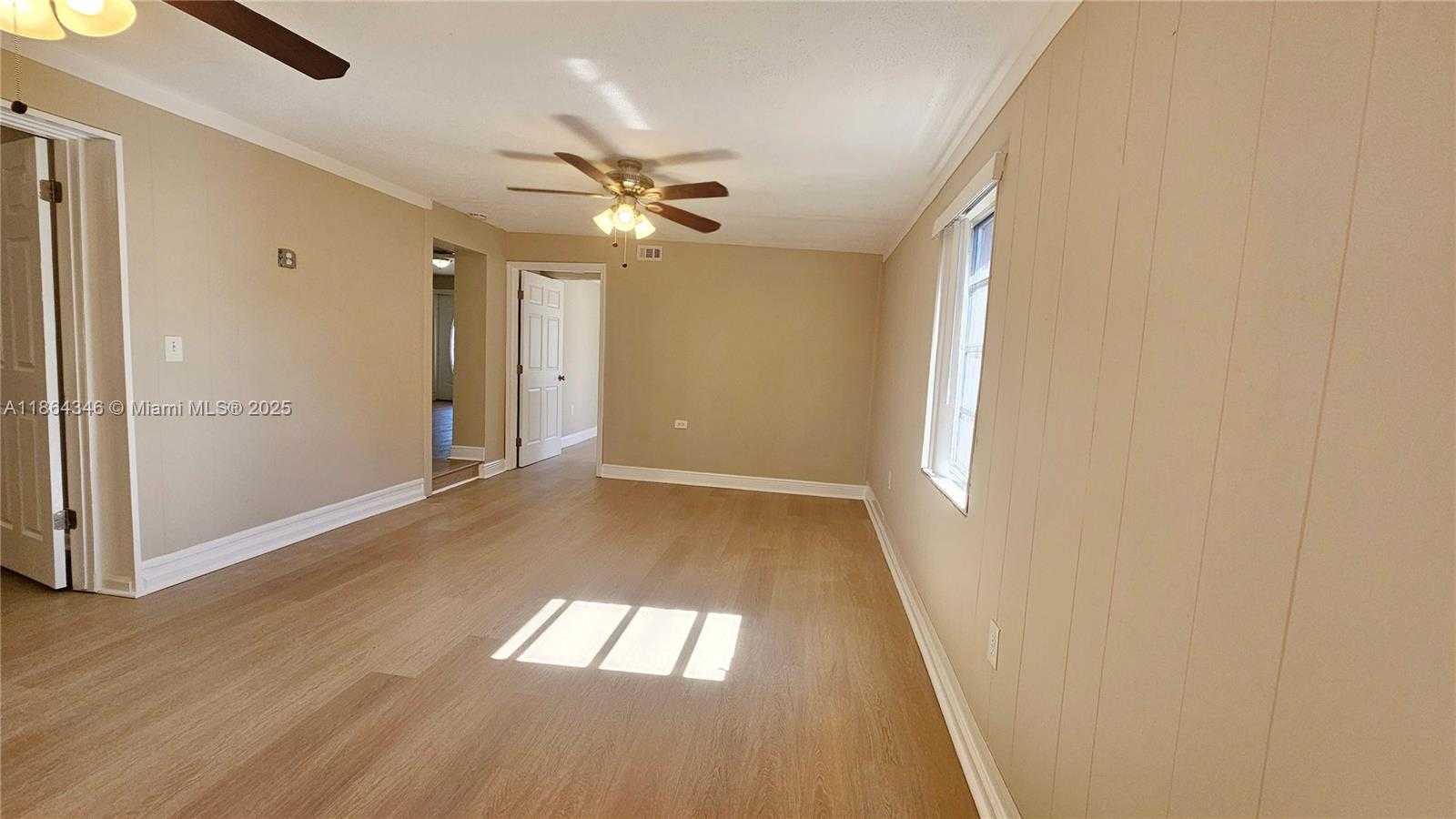 Small Image of 453 EAST 61ST ST, Hialeah Number 13