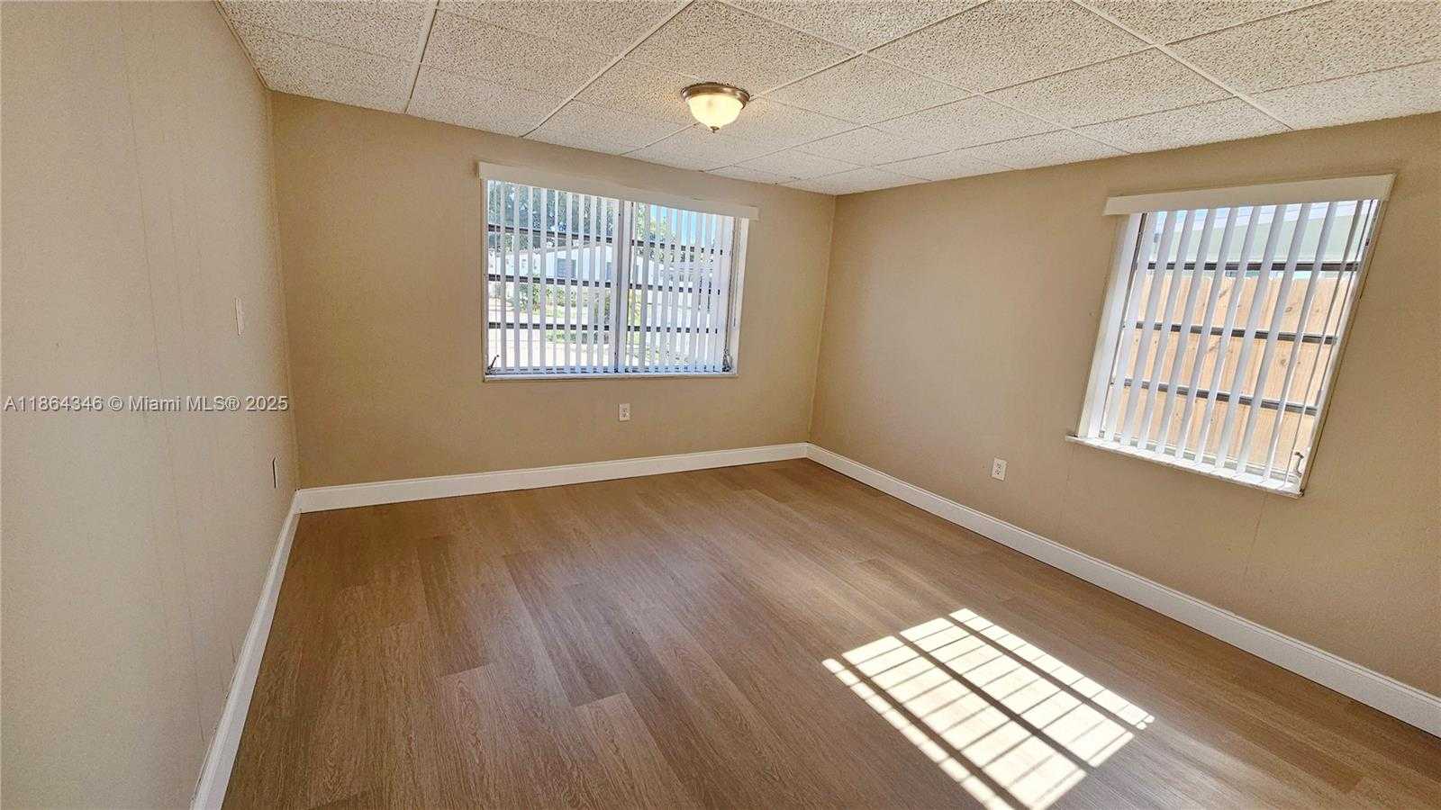 Small Image of 453 EAST 61ST ST, Hialeah Number 15
