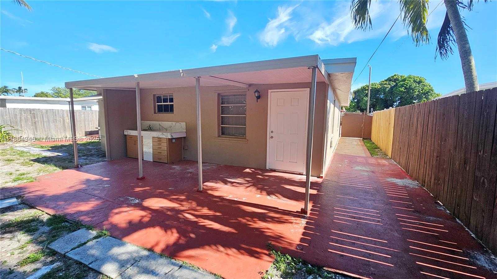 Small Image of 453 EAST 61ST ST, Hialeah Number 25