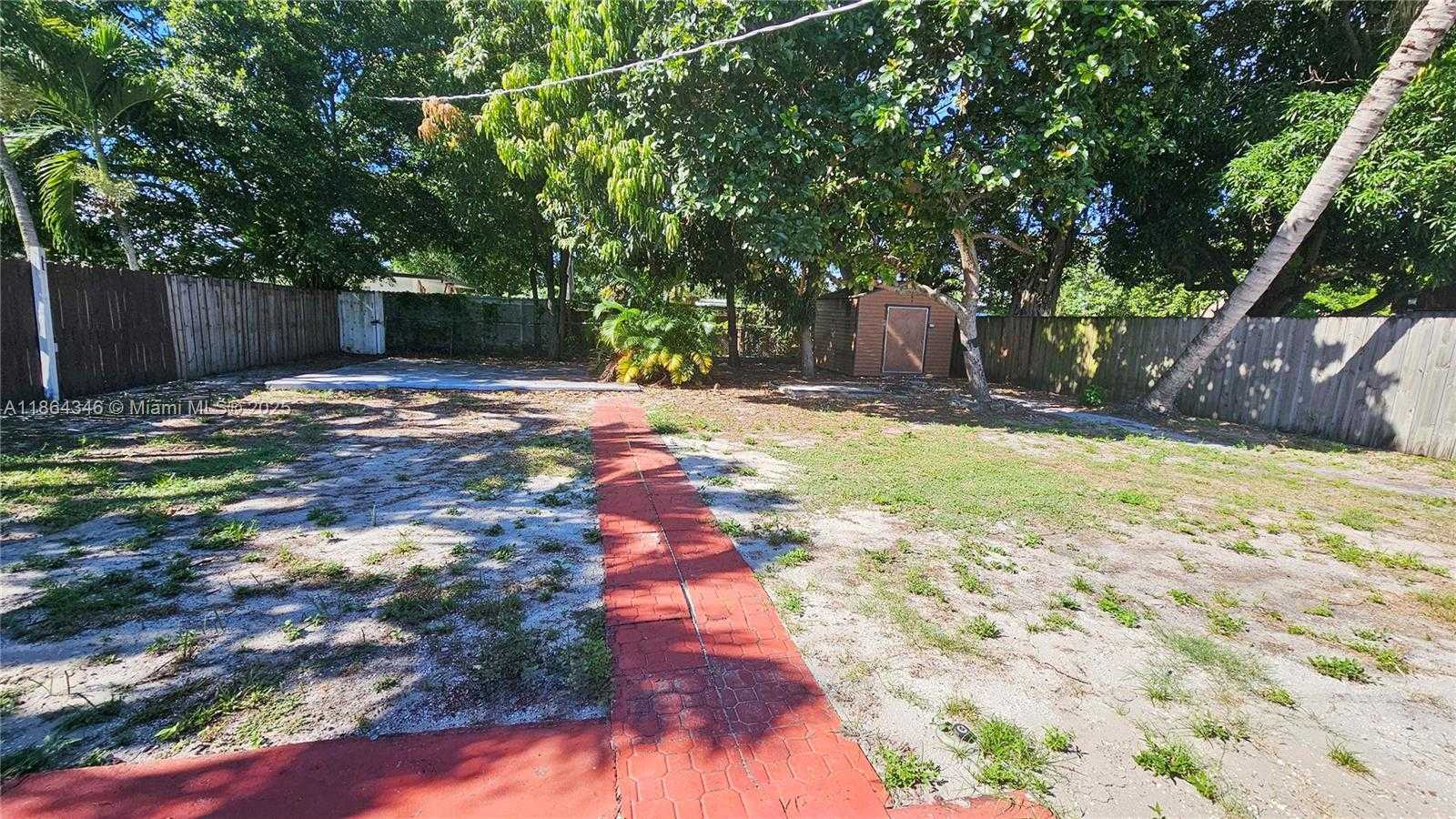 Small Image of 453 EAST 61ST ST, Hialeah Number 28