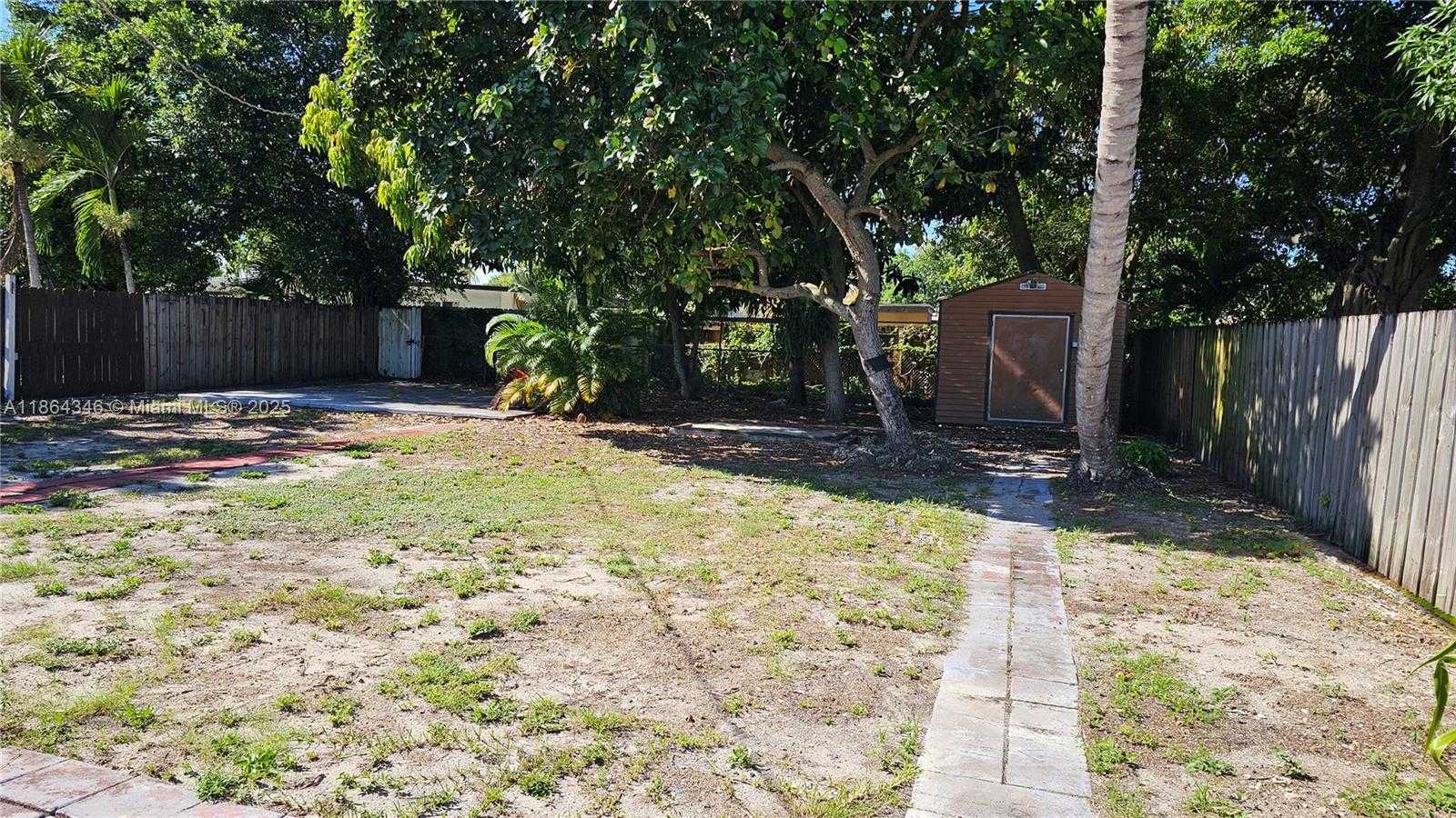 Small Image of 453 EAST 61ST ST, Hialeah Number 29