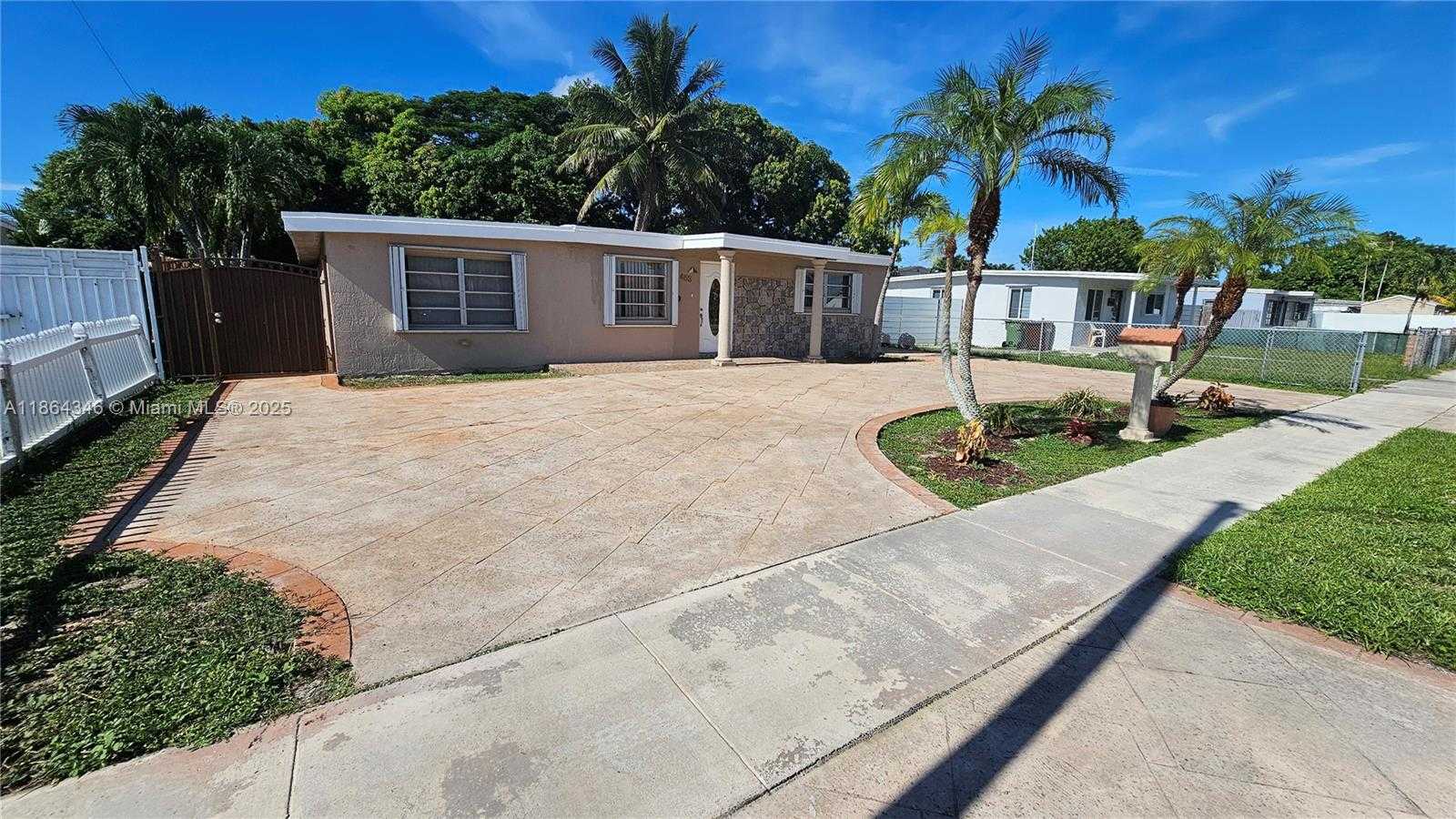 Small Image of 453 EAST 61ST ST, Hialeah Number 3