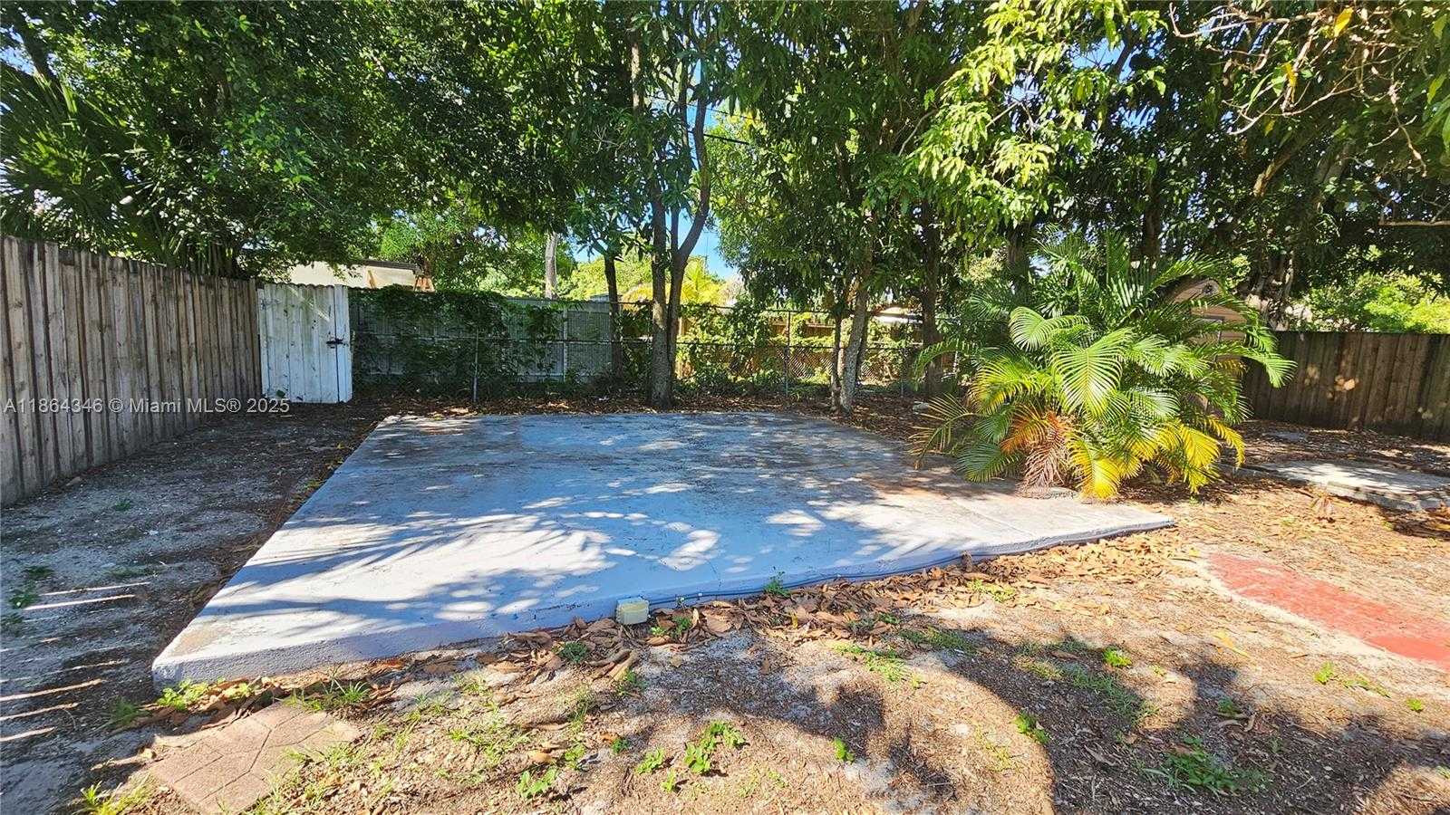 Small Image of 453 EAST 61ST ST, Hialeah Number 31