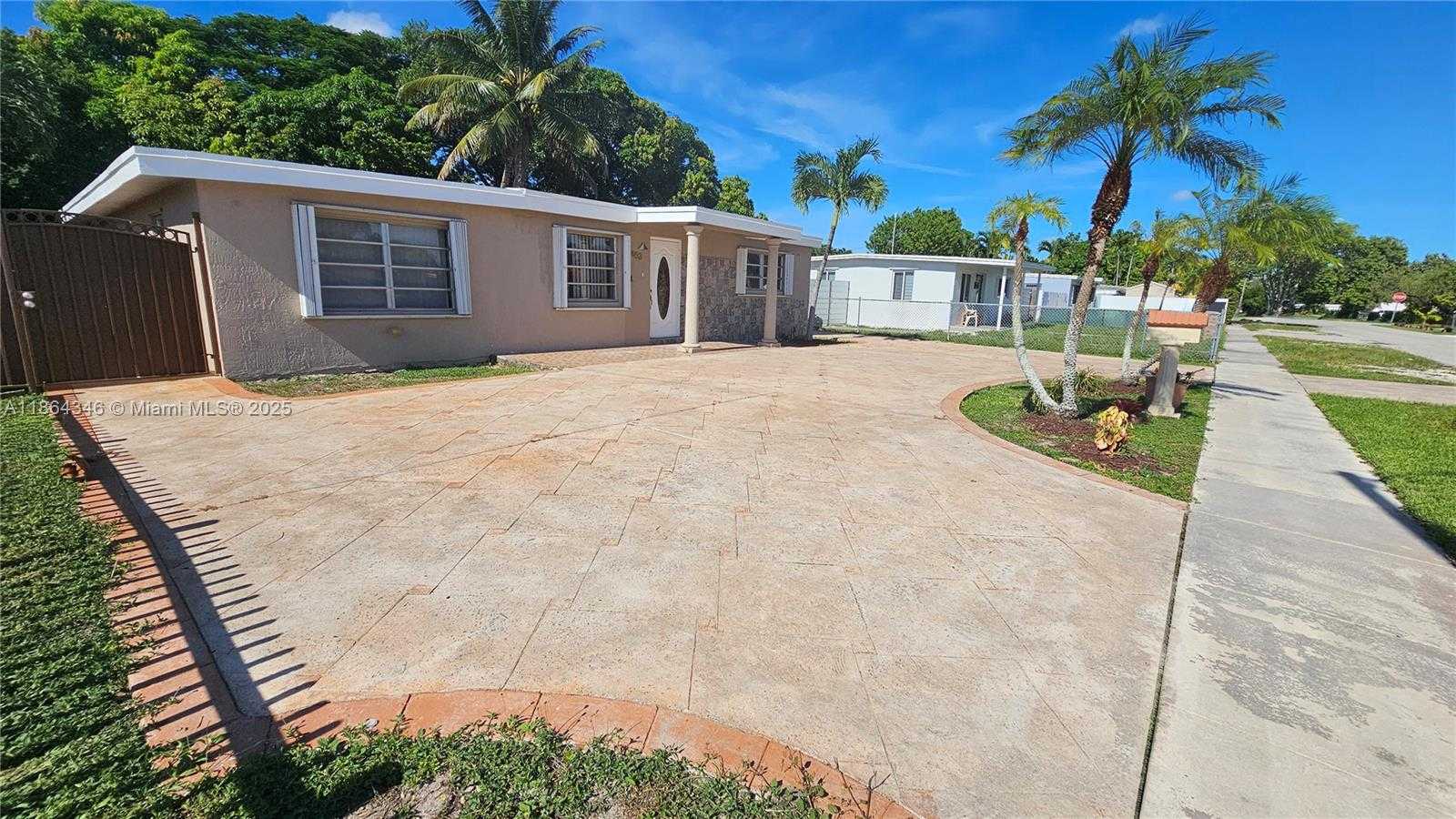Small Image of 453 EAST 61ST ST, Hialeah Number 4