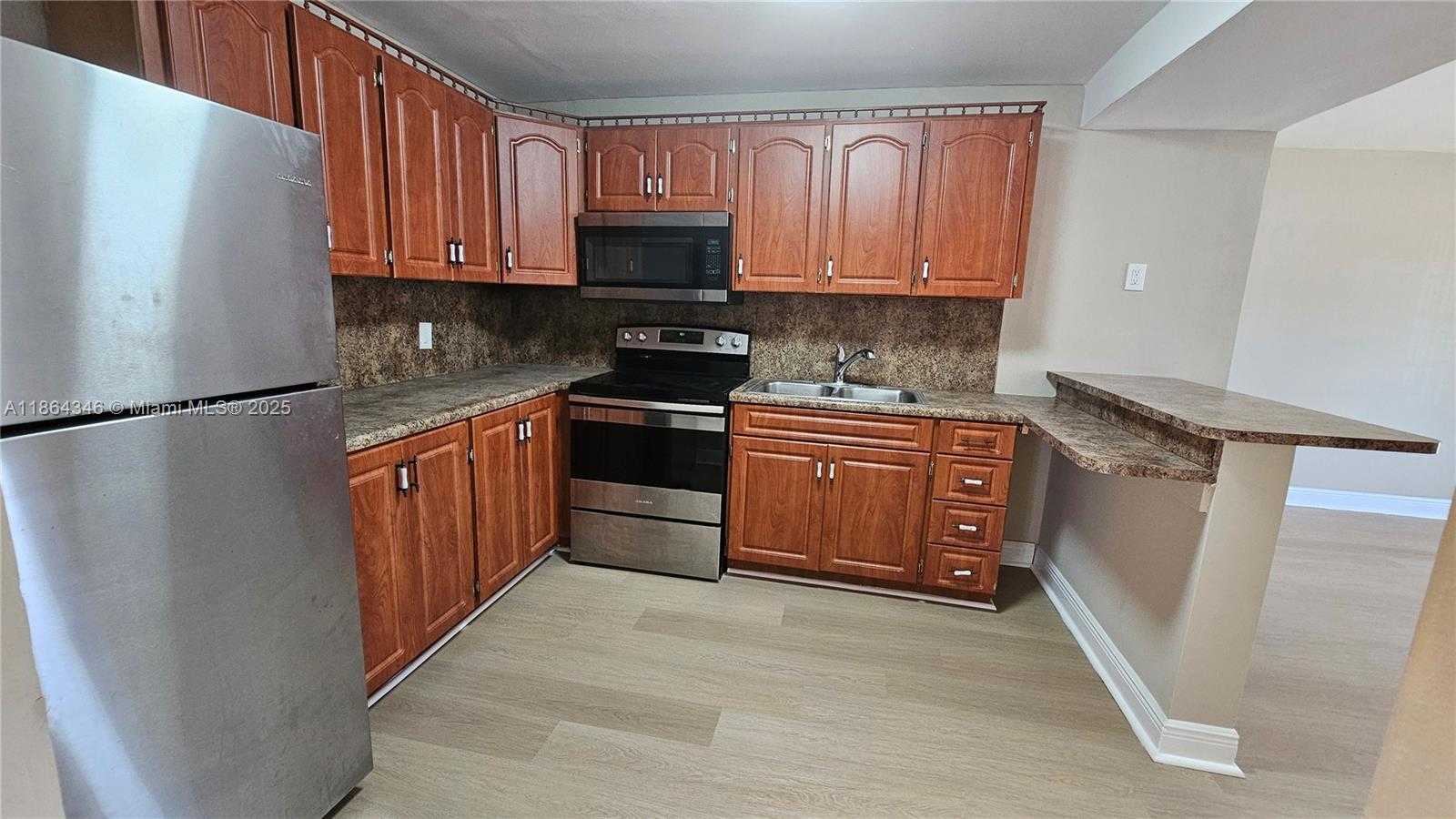 Small Image of 453 EAST 61ST ST, Hialeah Number 9