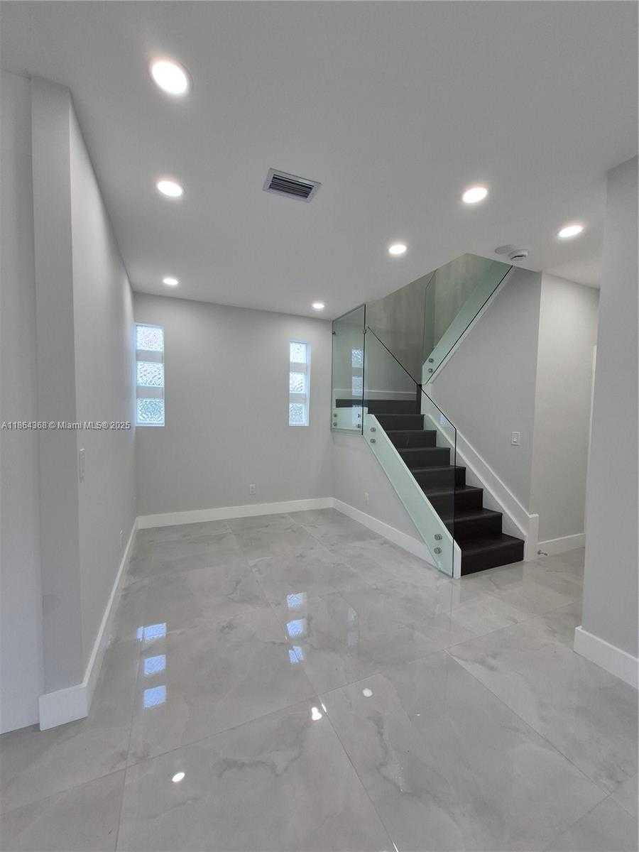 Small Image of 2176 NORTH WEST 184TH WAY, Pembroke Pines Number 11