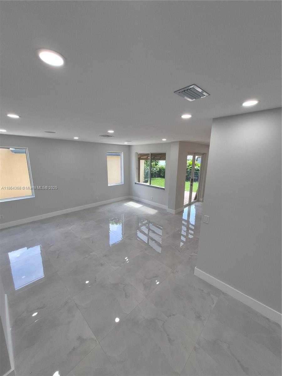 Small Image of 2176 NORTH WEST 184TH WAY, Pembroke Pines Number 9