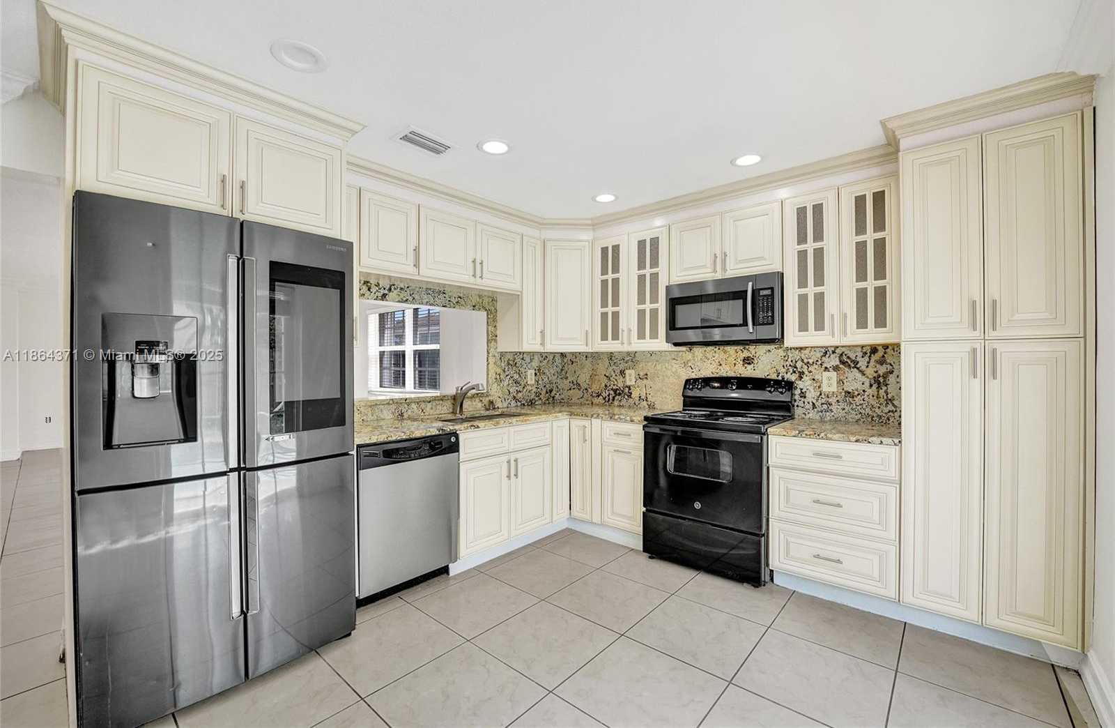 Small Image of 9950 SOUTH WEST 12TH ST, Pembroke Pines Number 14