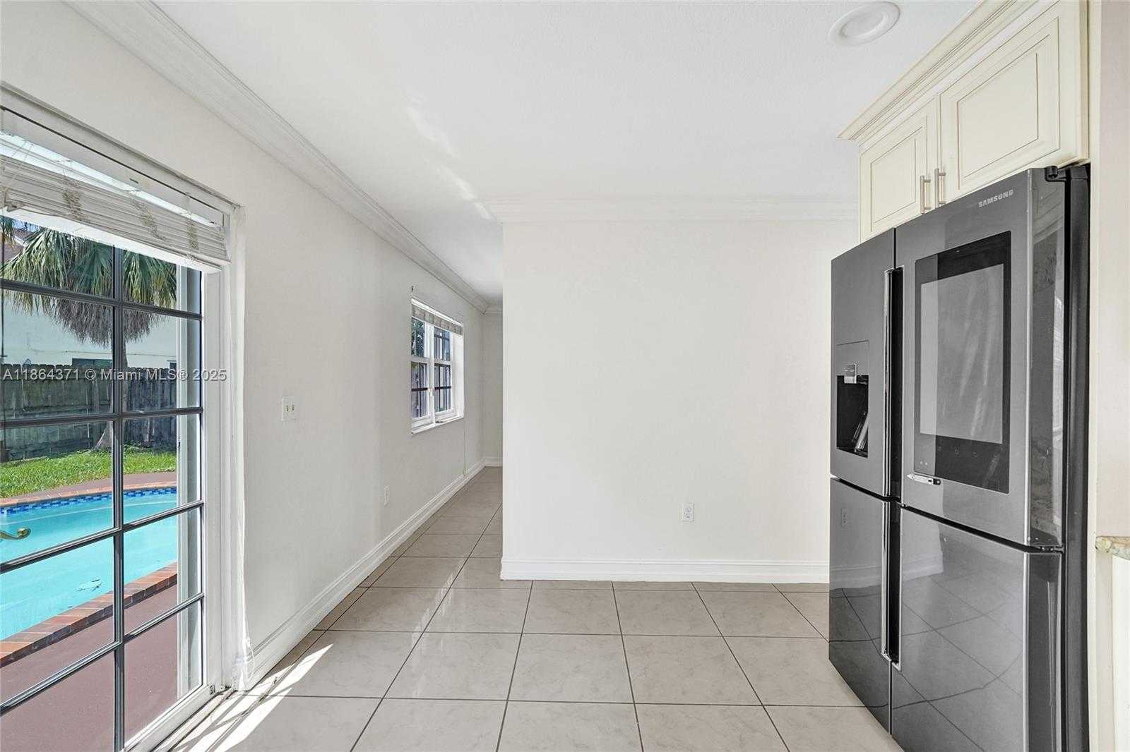 Small Image of 9950 SOUTH WEST 12TH ST, Pembroke Pines Number 15