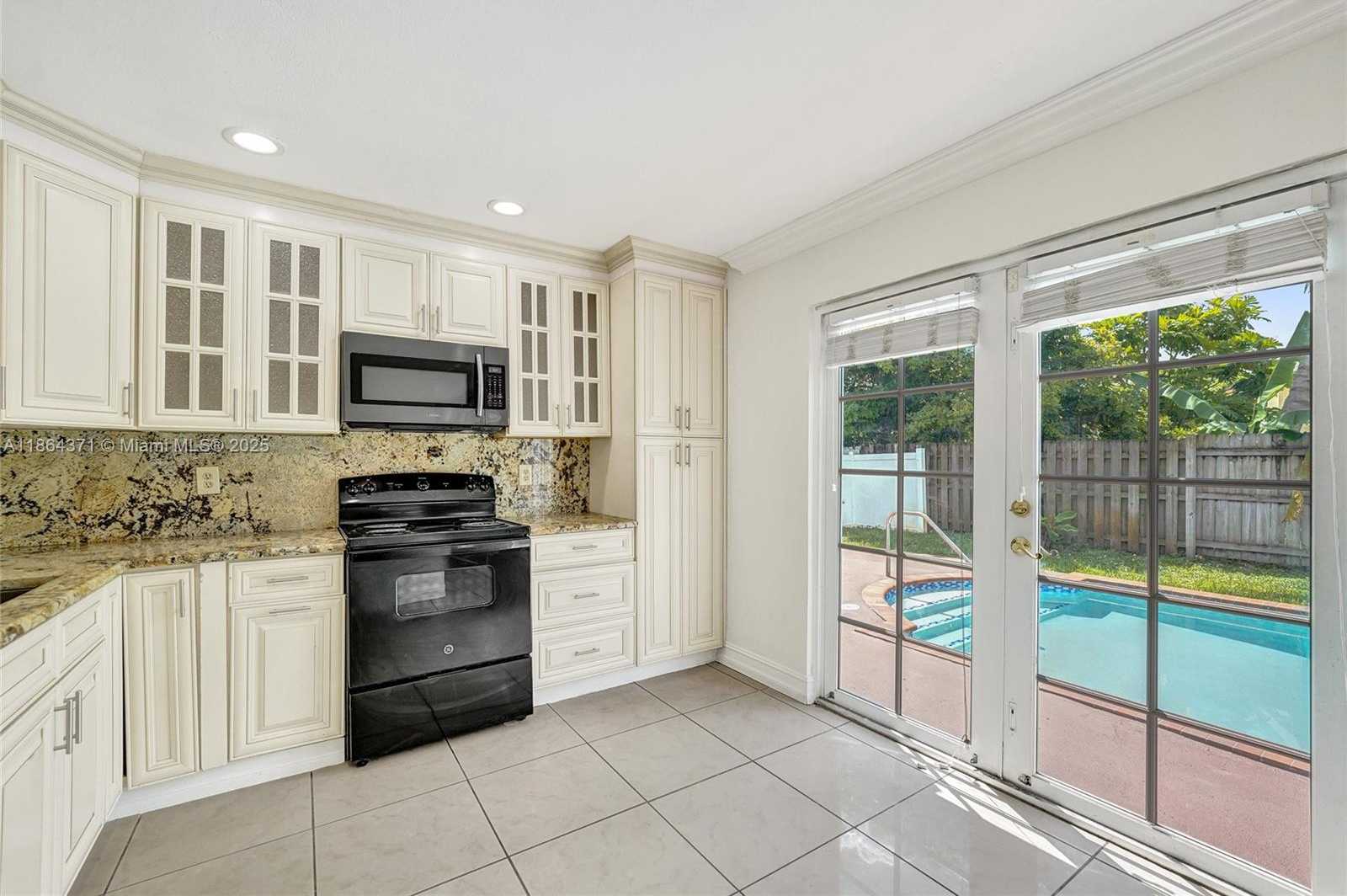 Small Image of 9950 SOUTH WEST 12TH ST, Pembroke Pines Number 16