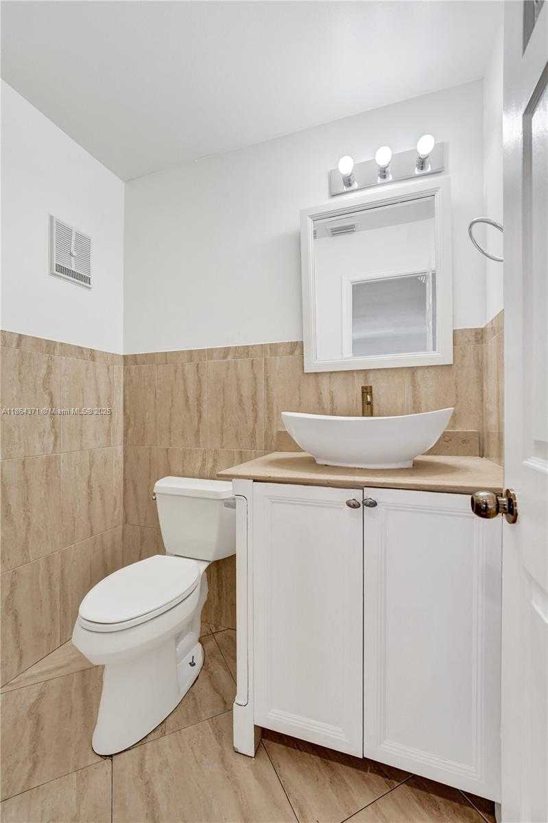 Small Image of 9950 SOUTH WEST 12TH ST, Pembroke Pines Number 24