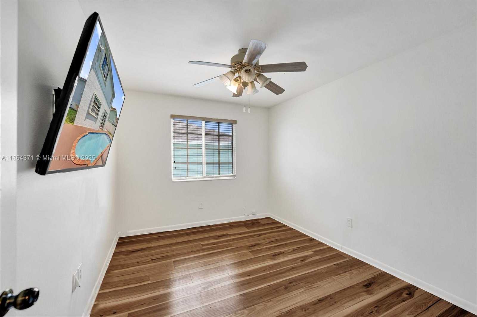 Small Image of 9950 SOUTH WEST 12TH ST, Pembroke Pines Number 27