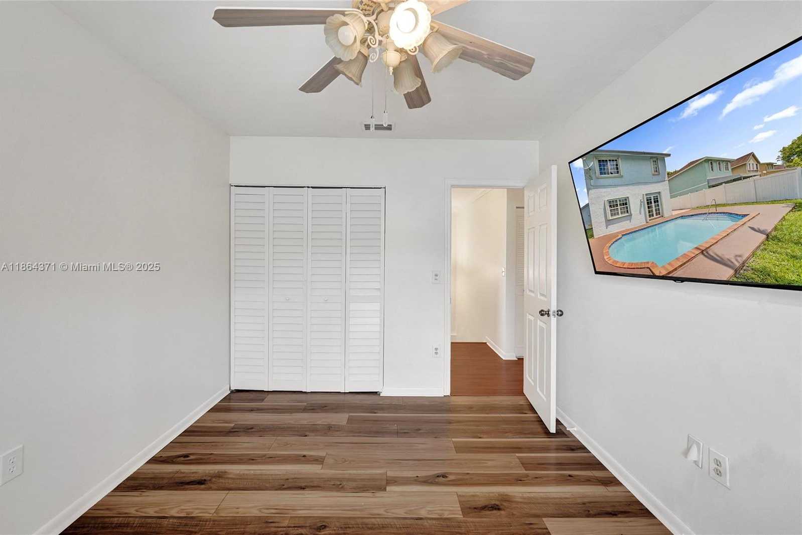 Small Image of 9950 SOUTH WEST 12TH ST, Pembroke Pines Number 28