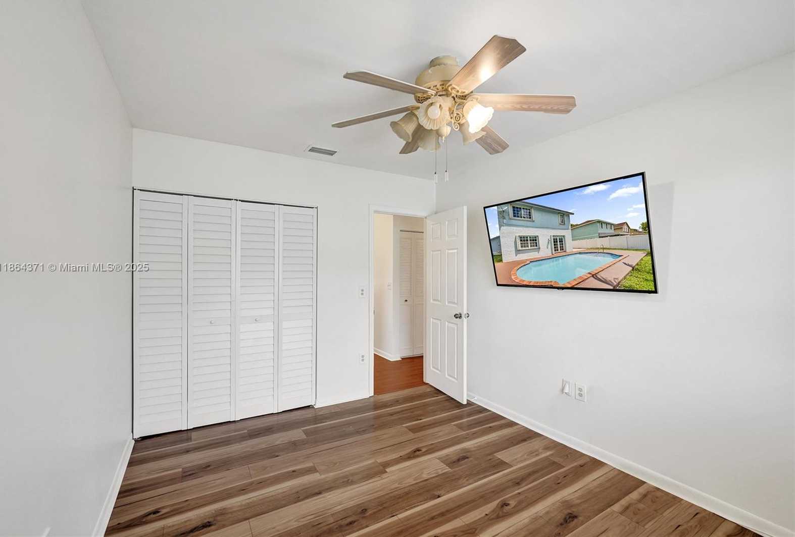 Small Image of 9950 SOUTH WEST 12TH ST, Pembroke Pines Number 29