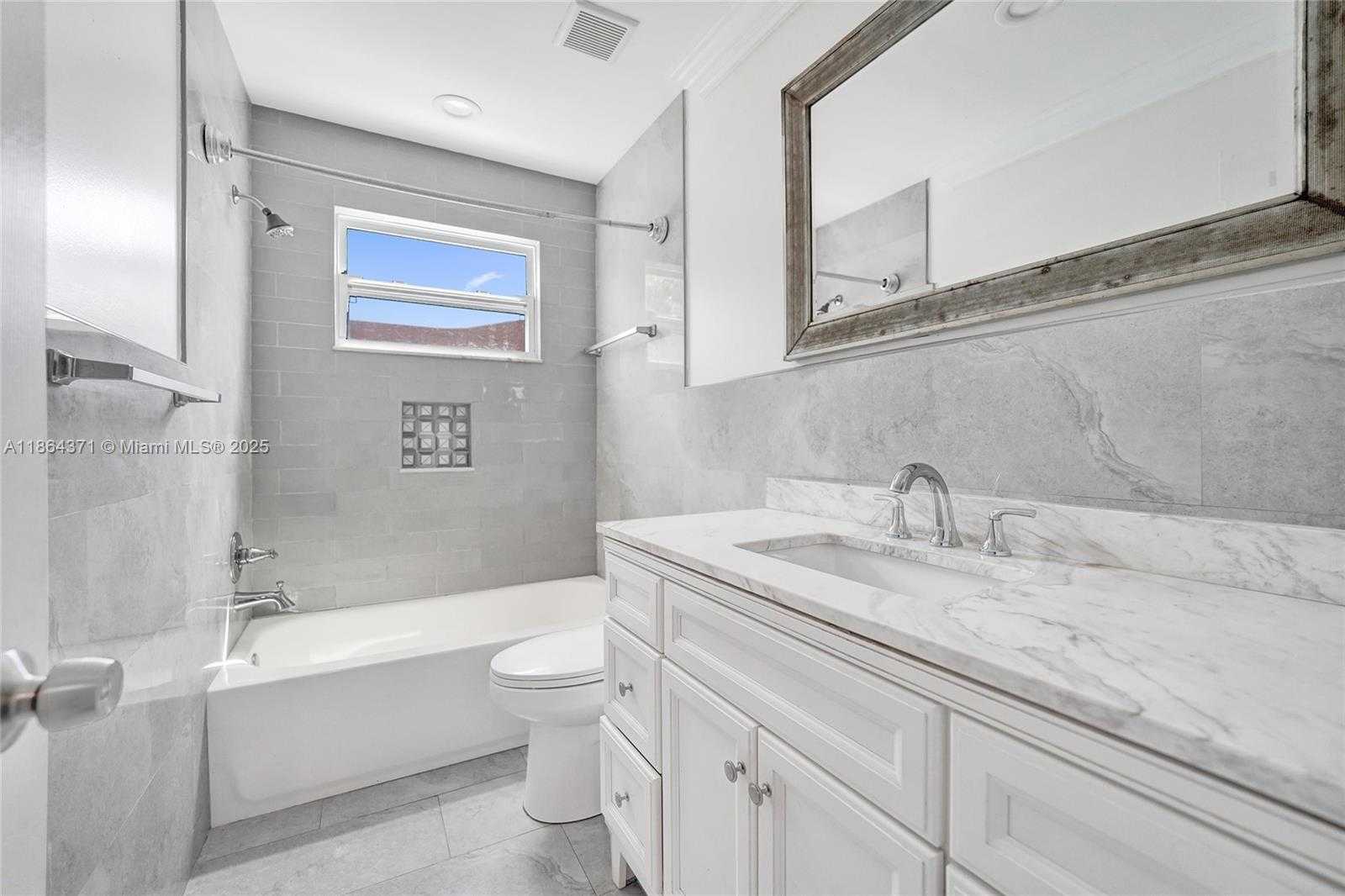 Small Image of 9950 SOUTH WEST 12TH ST, Pembroke Pines Number 40