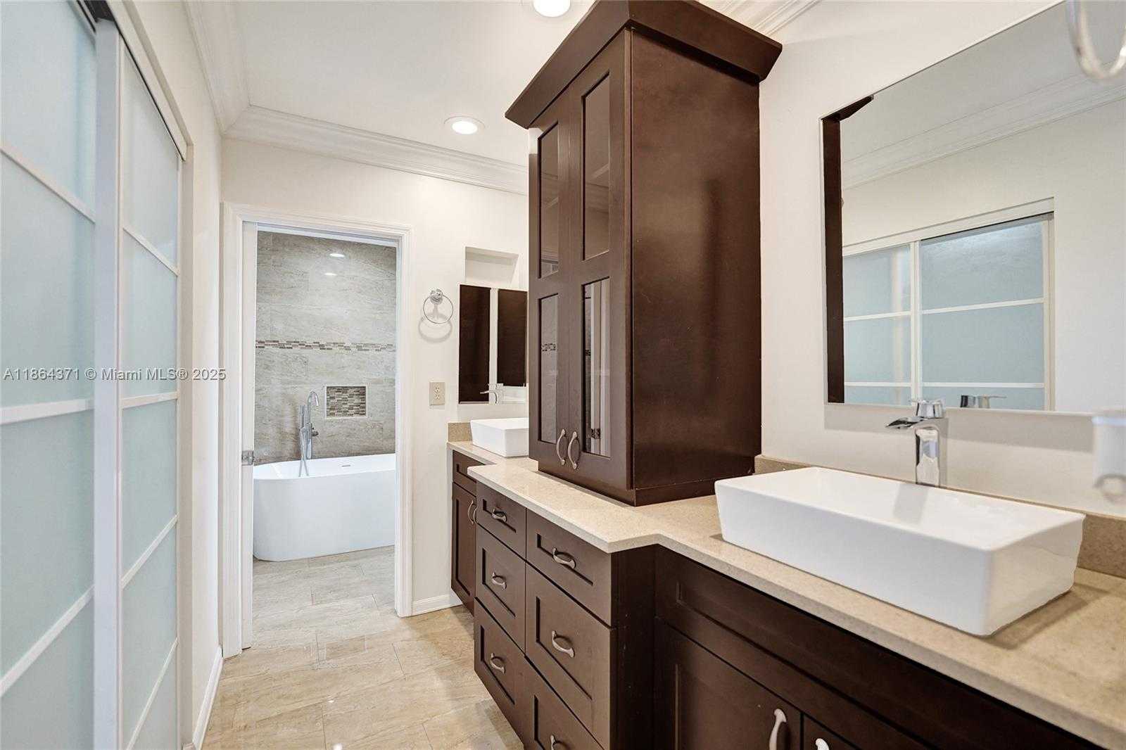 Small Image of 9950 SOUTH WEST 12TH ST, Pembroke Pines Number 47
