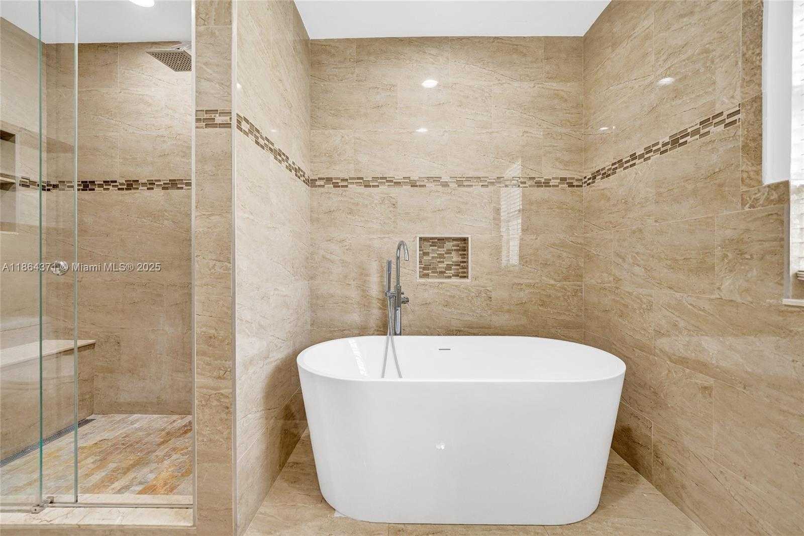 Small Image of 9950 SOUTH WEST 12TH ST, Pembroke Pines Number 49