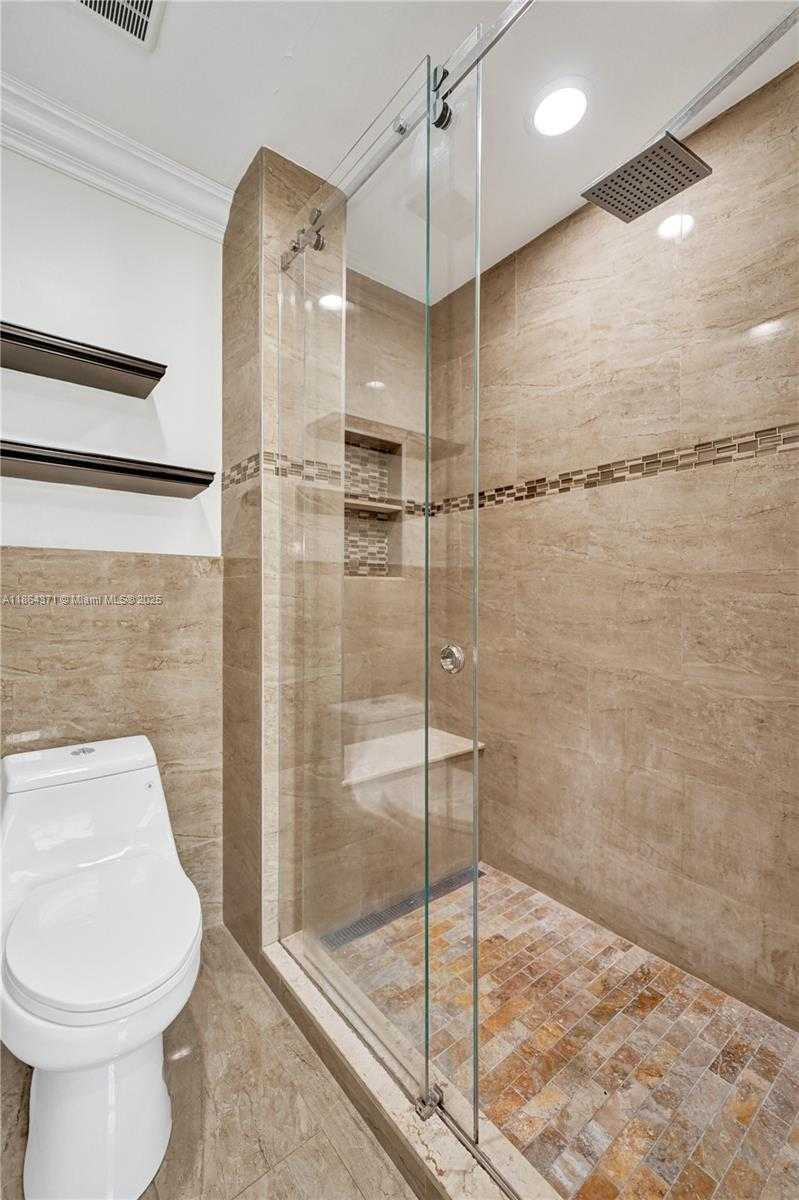 Small Image of 9950 SOUTH WEST 12TH ST, Pembroke Pines Number 51