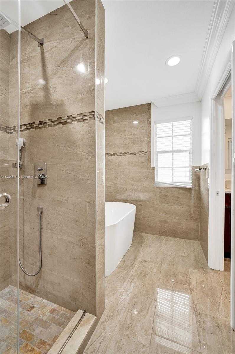 Small Image of 9950 SOUTH WEST 12TH ST, Pembroke Pines Number 52