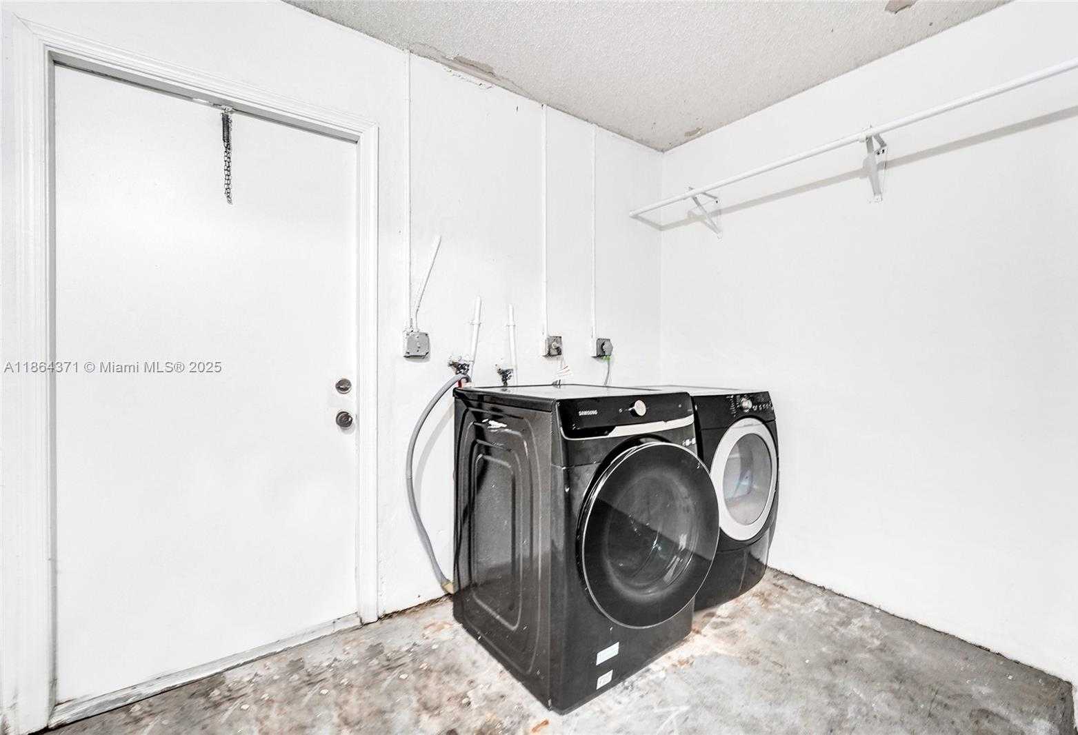 Small Image of 9950 SOUTH WEST 12TH ST, Pembroke Pines Number 62