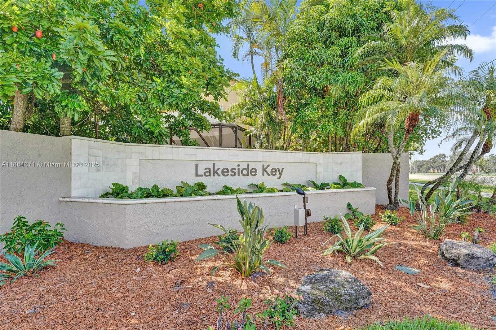 Small Image of 9950 SOUTH WEST 12TH ST, Pembroke Pines Number 63