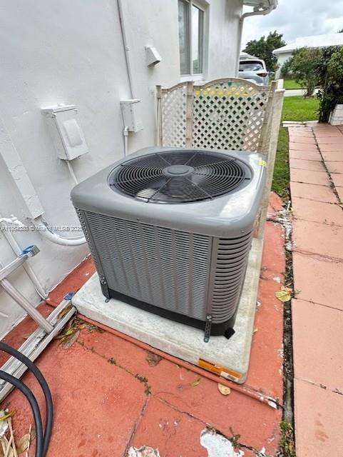 Small Image of Tamarac Number 24