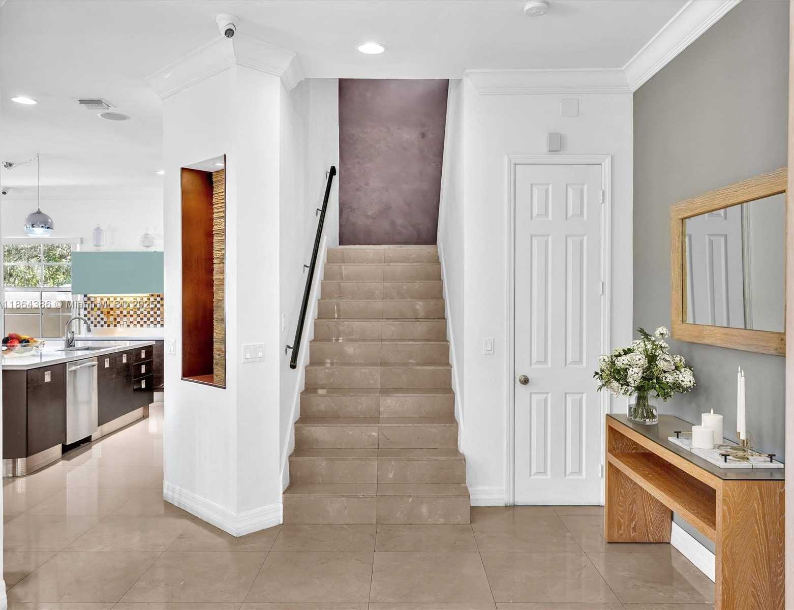 Small Image of 3521 FOREST VIEW CIR, Fort Lauderdale Number 12