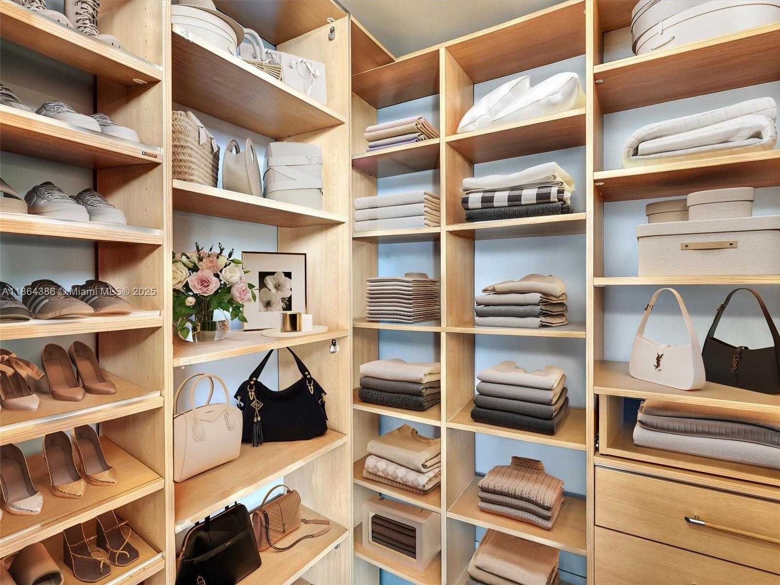 Small Image of 3521 FOREST VIEW CIR, Fort Lauderdale Number 17
